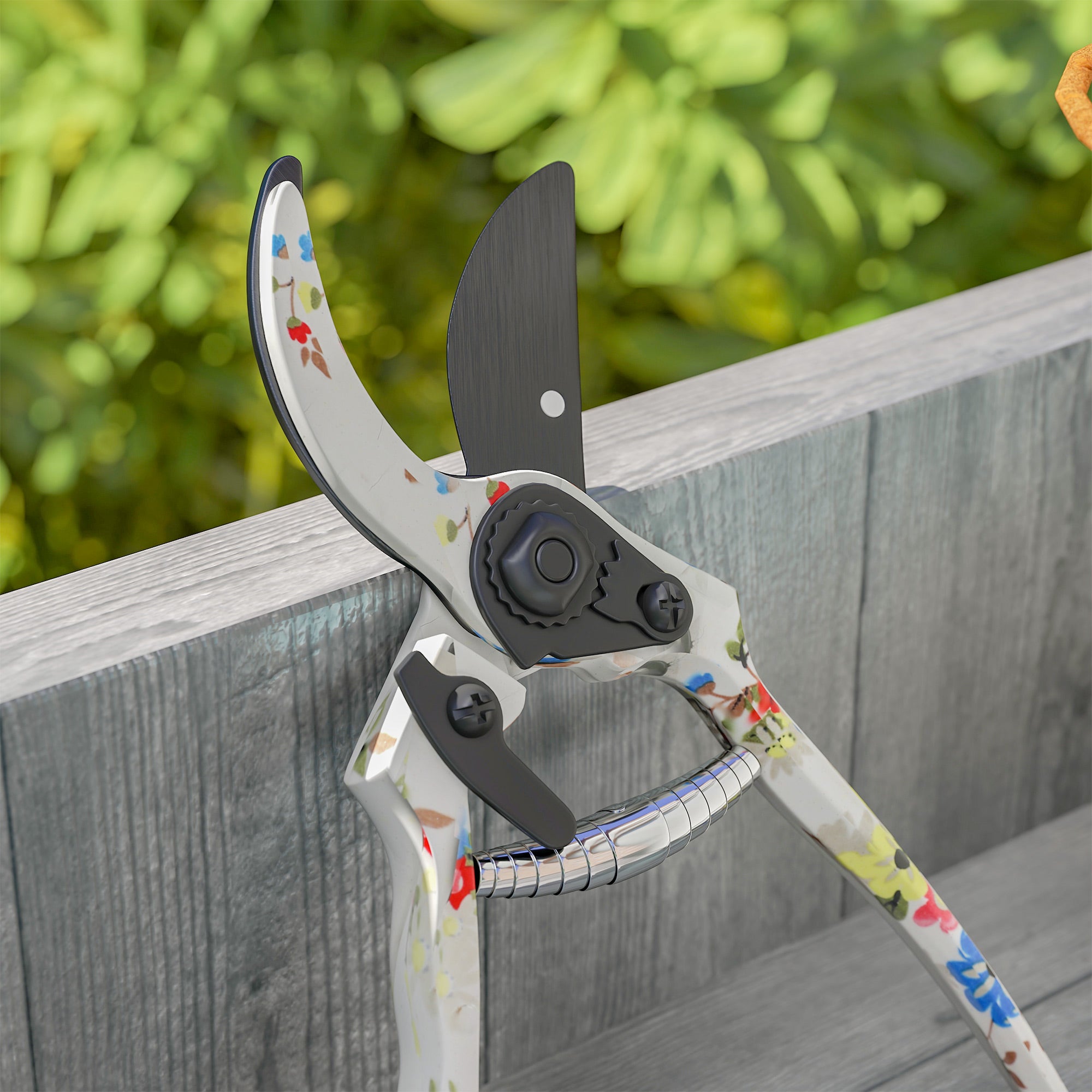 3-Piece Aluminum Gardening Set - Secateur, Trowel, Hand Rake, Floral Pattern - Ideal for Plant Trimming and Maintenance