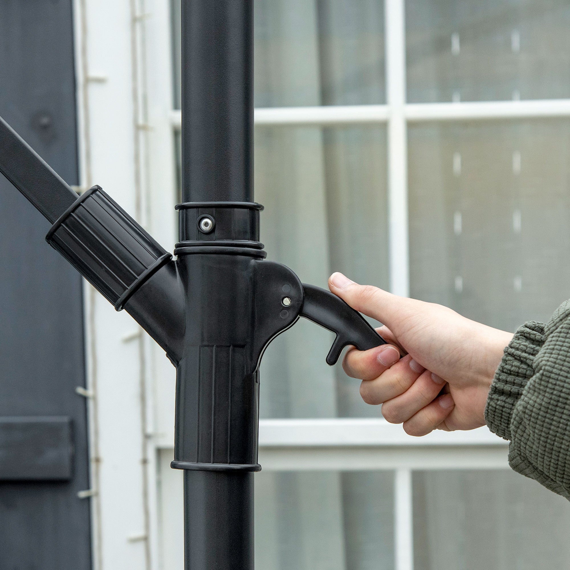 Garden Umbrella Ø3x2 m with Cross Base, Crank Opening, and Air Vent, Offset Patio Umbrella in Metal and Polyester, Dark Blue and Cream