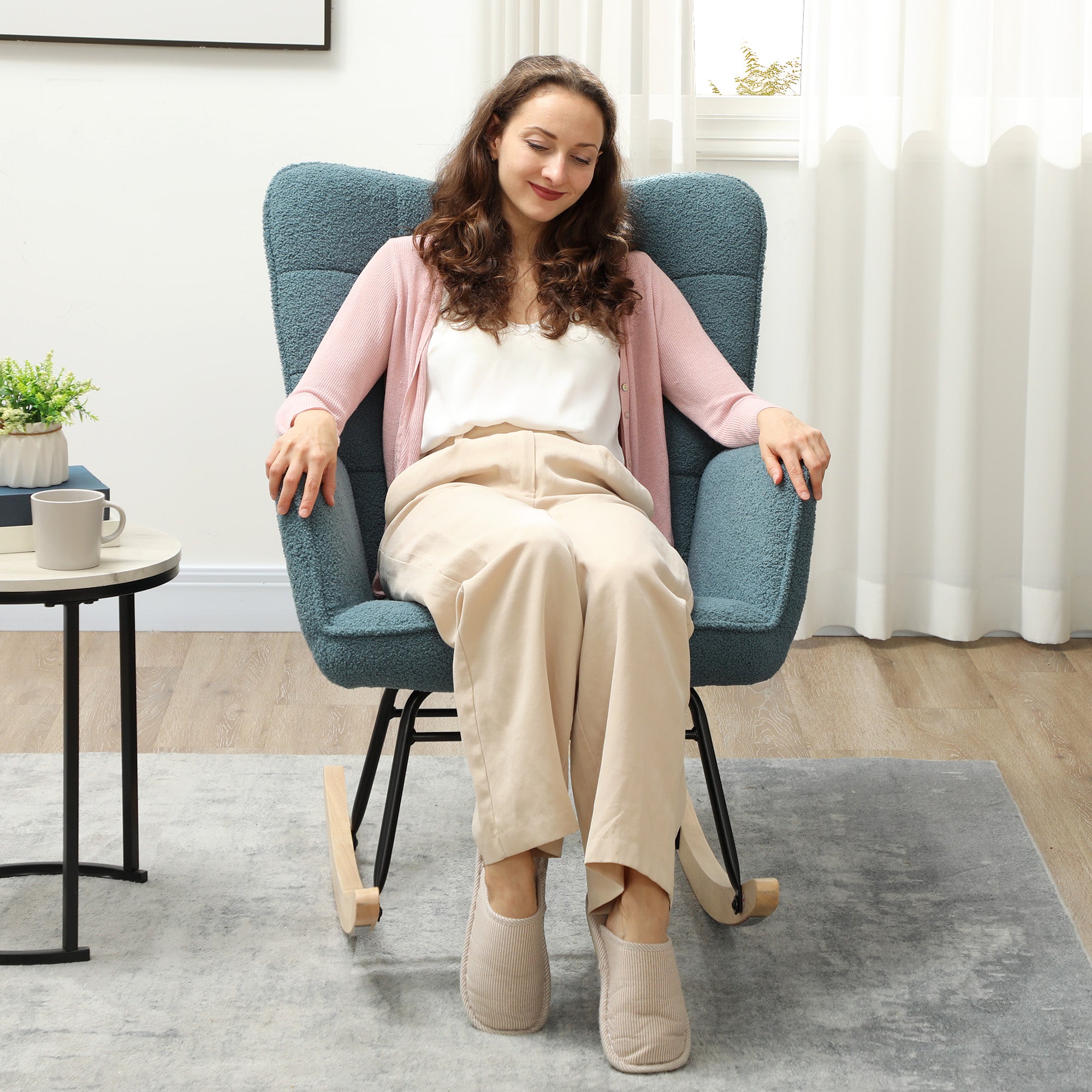 Schaukelstuhl, Schaukelsessel mit Berbervliesoptik, Armlehne, Gepolsterter Sessel mit Holzkufen, Relaxsessel für Wohnzimmer, Schlafzimmer, bis 120kg belastbar, Hellblau