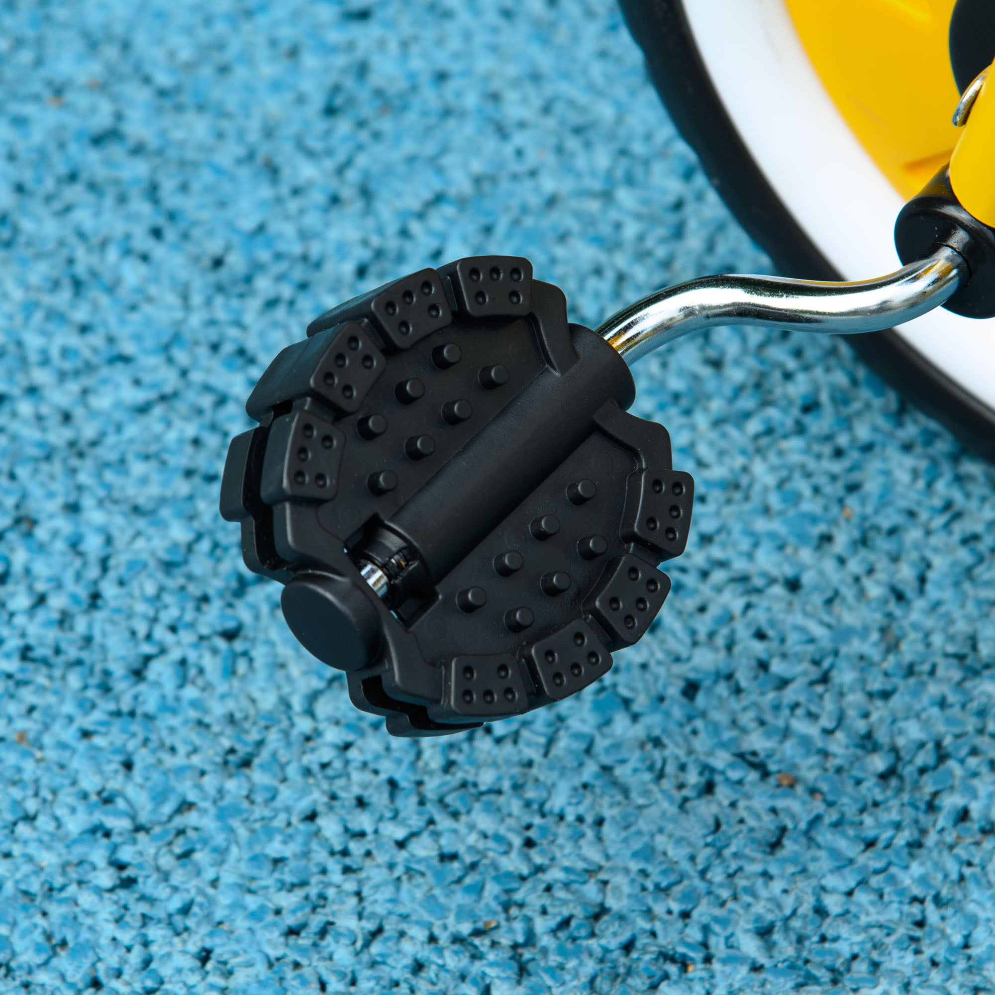 Kids Tricycle for 2-5 Year Olds with Adjustable Seat, Bike for Kids with Basket and Bell, 70.5x53x58 cm, Yellow