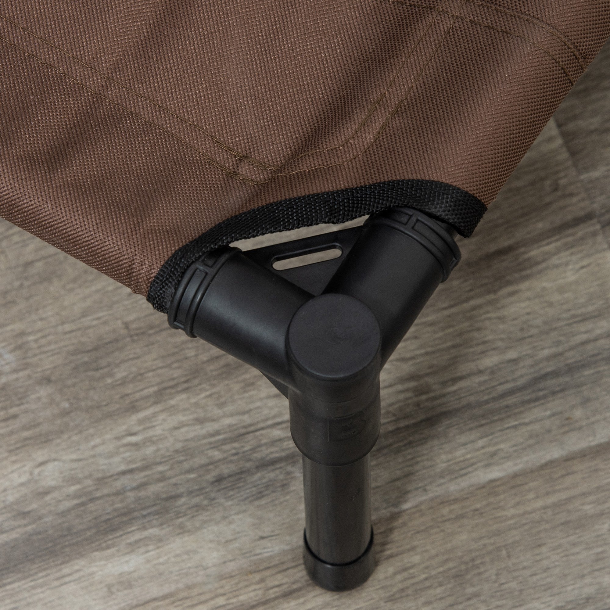 Portable Elevated Bed for Dogs Cats with Breathable Mesh and Oxford Fabric for Indoor Outdoor 61x46x18 cm Brown