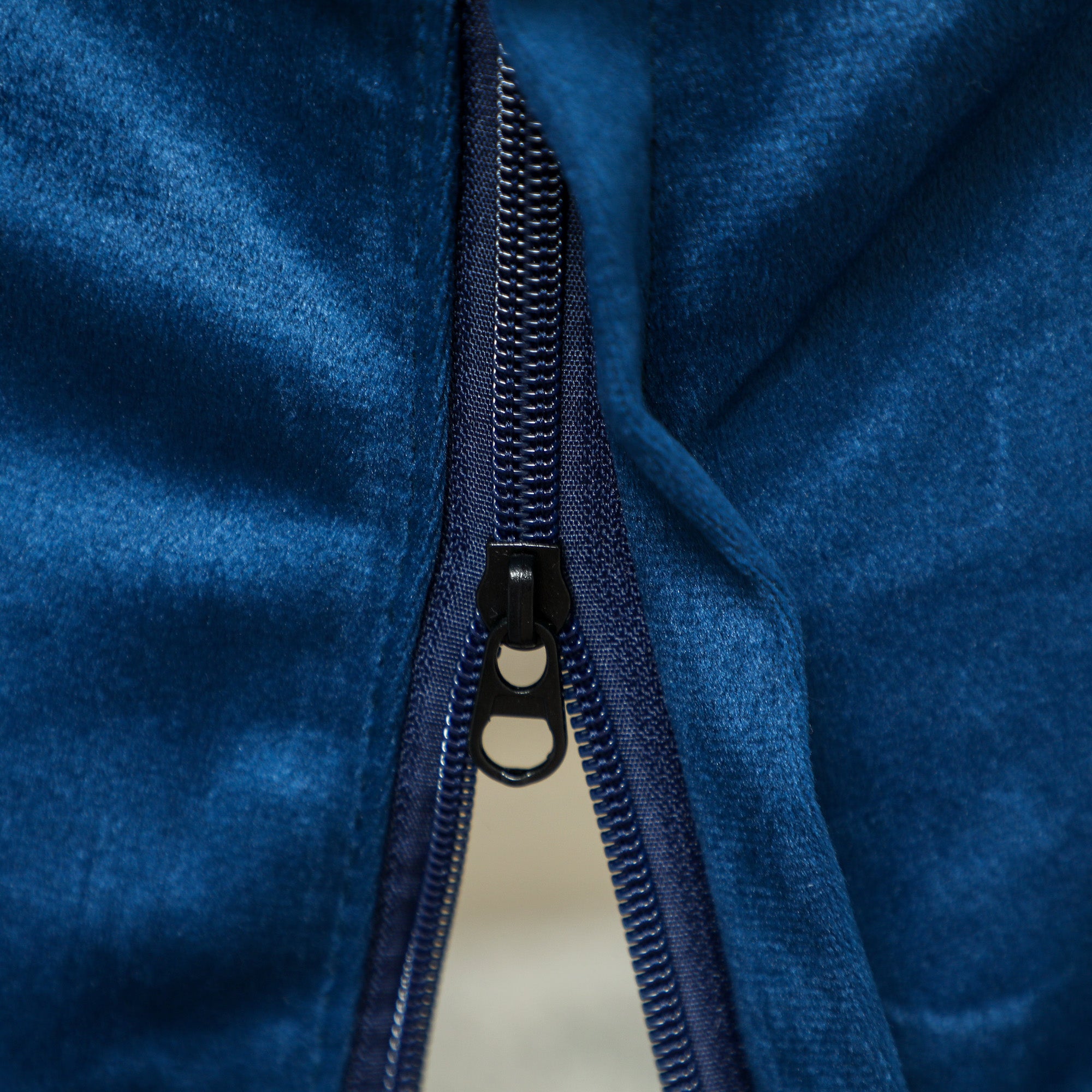 Living Room Chair with Footstool Relax Armchair for Bedroom with Side Pockets and Steel Legs for Dark Blue Living Room