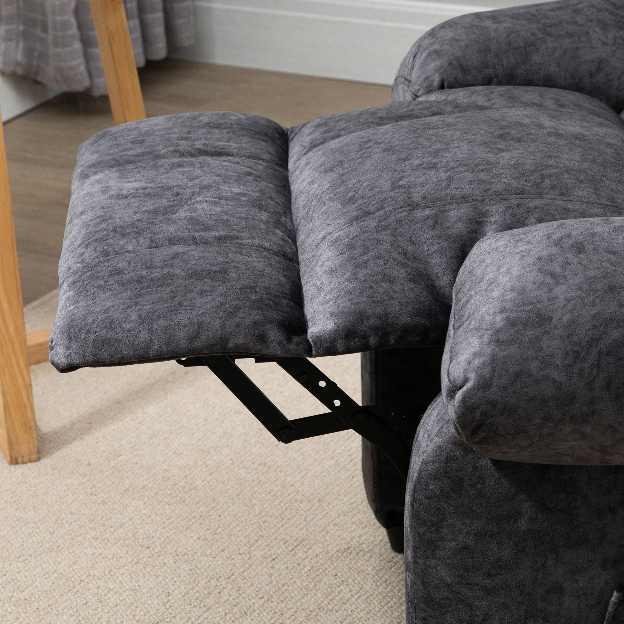 Manual Reclining Chair Upholstered in Padded Velvet Reclining Chair with Retractable Footrest and Side Pockets for Living Room Office Bedroom 88x91x108 cm Black