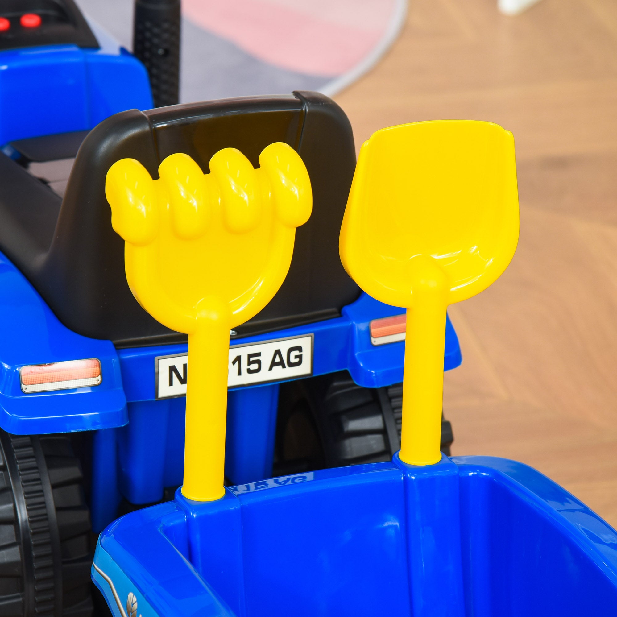 Seat Excavator NEW HOLLAND Ride-On Excavator with Steering Wheel Lights Shovel Kids Excavator with Storage Space under Seat Ride-On Digger Vehicle for Sitting up to 25kg, Sitting for Kids 1-3 Years Blue