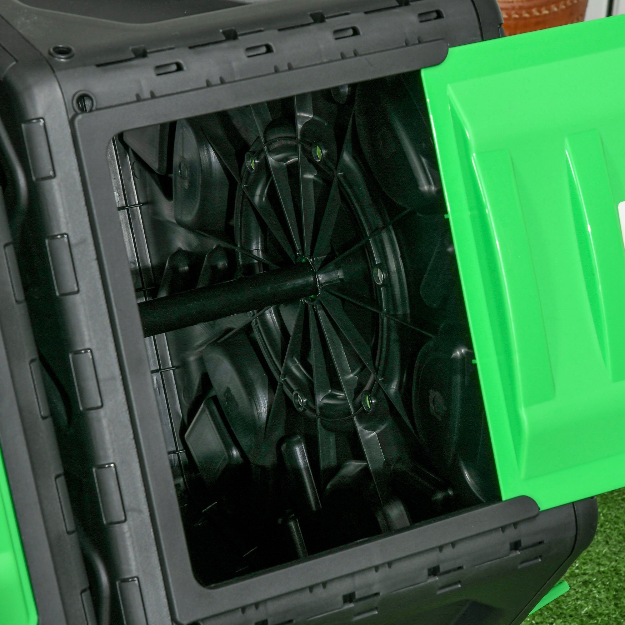 130L Dual Chamber Rotating Composter Garden Compost Bin with Ventilation Openings and Steel Legs 67x60x77 cm Black