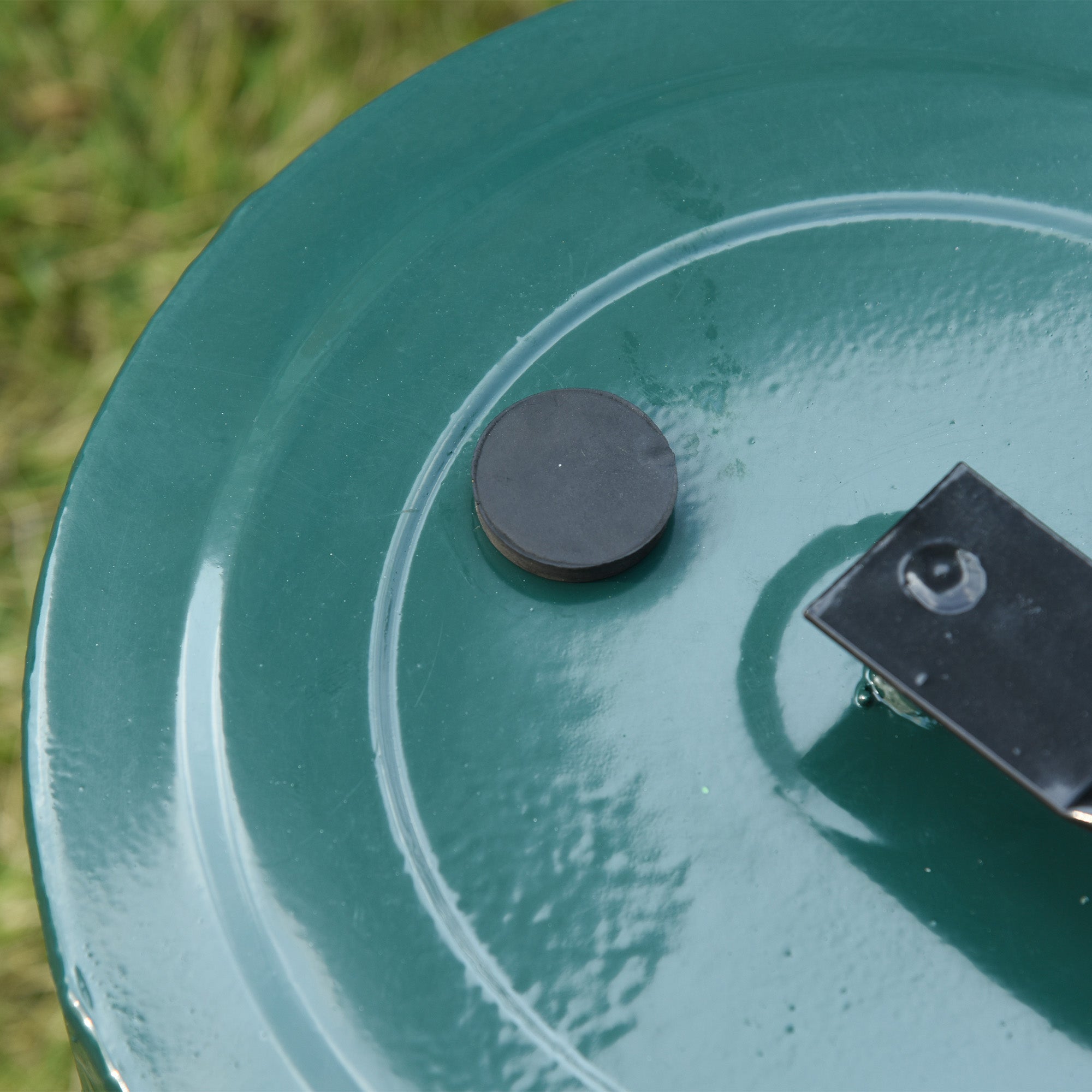 Lawn Roller Garden Roller with U-Handle 31 cm Diameter 30 cm Working Width 40 L Water/Sand Capability Metal Green