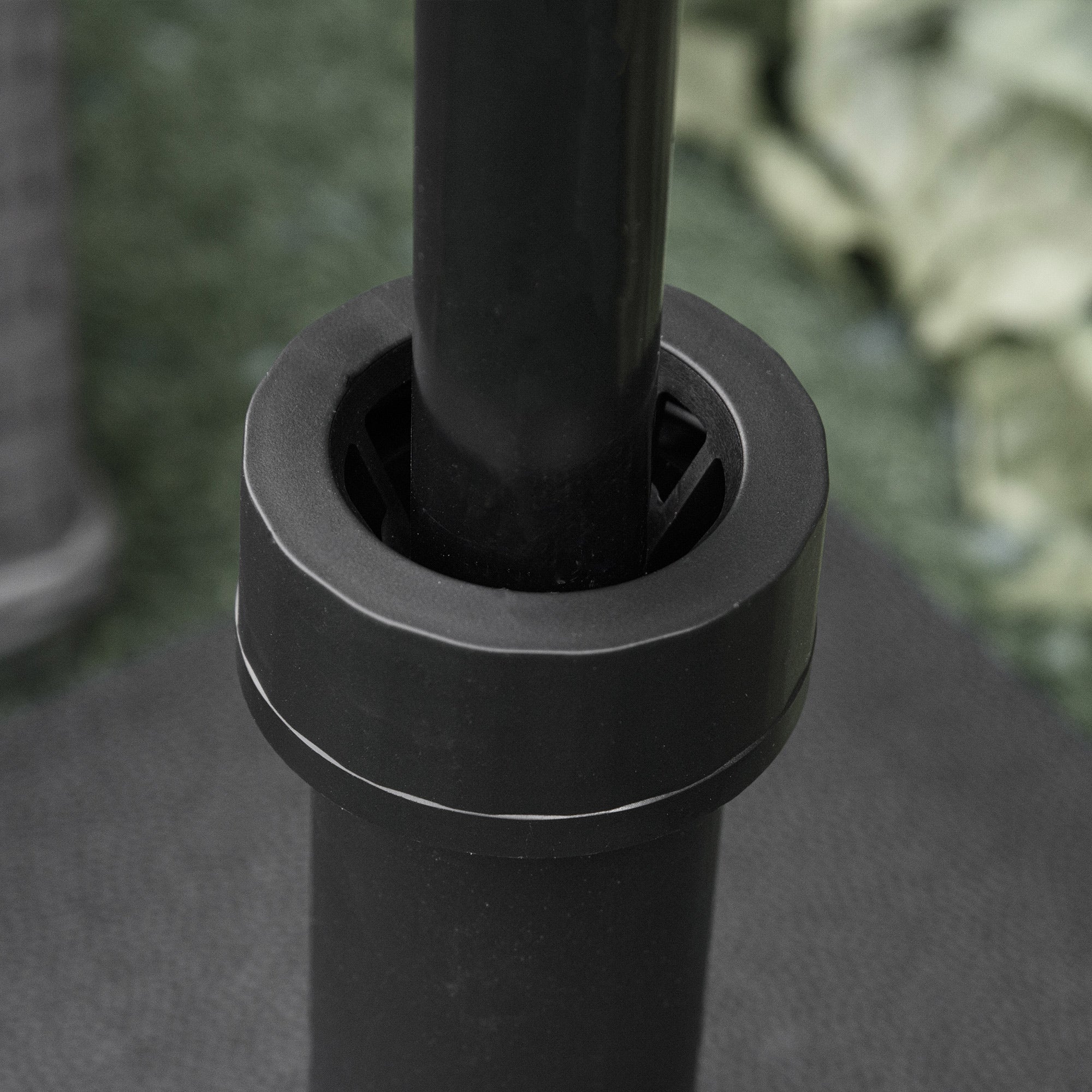 Umbrella Base with 4 Lockable Wheels Fillable Parasol Stand with 18 kg Sand or 16 kg Water for Garden Patio Terrace 45x45x39 cm Black