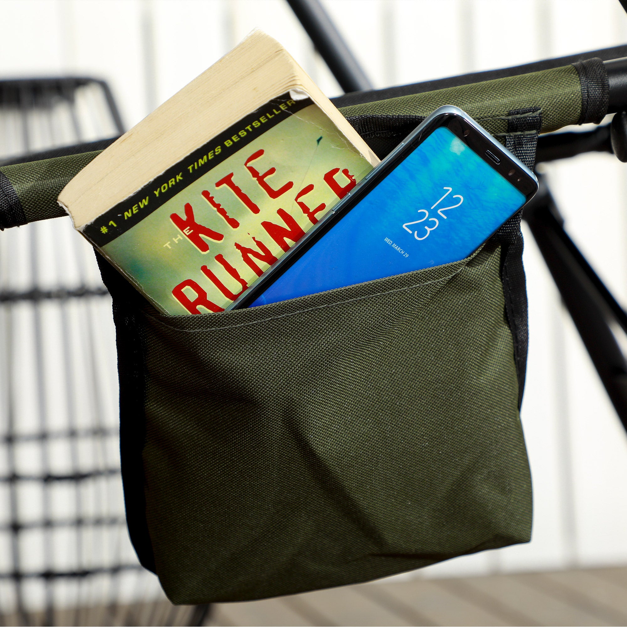 Folding Fishing Chair with Reclining Backrest and Removable Footrest, Camping Chair in Polyester and Steel, 140 x 81 x 63 cm, Black and Dark Green