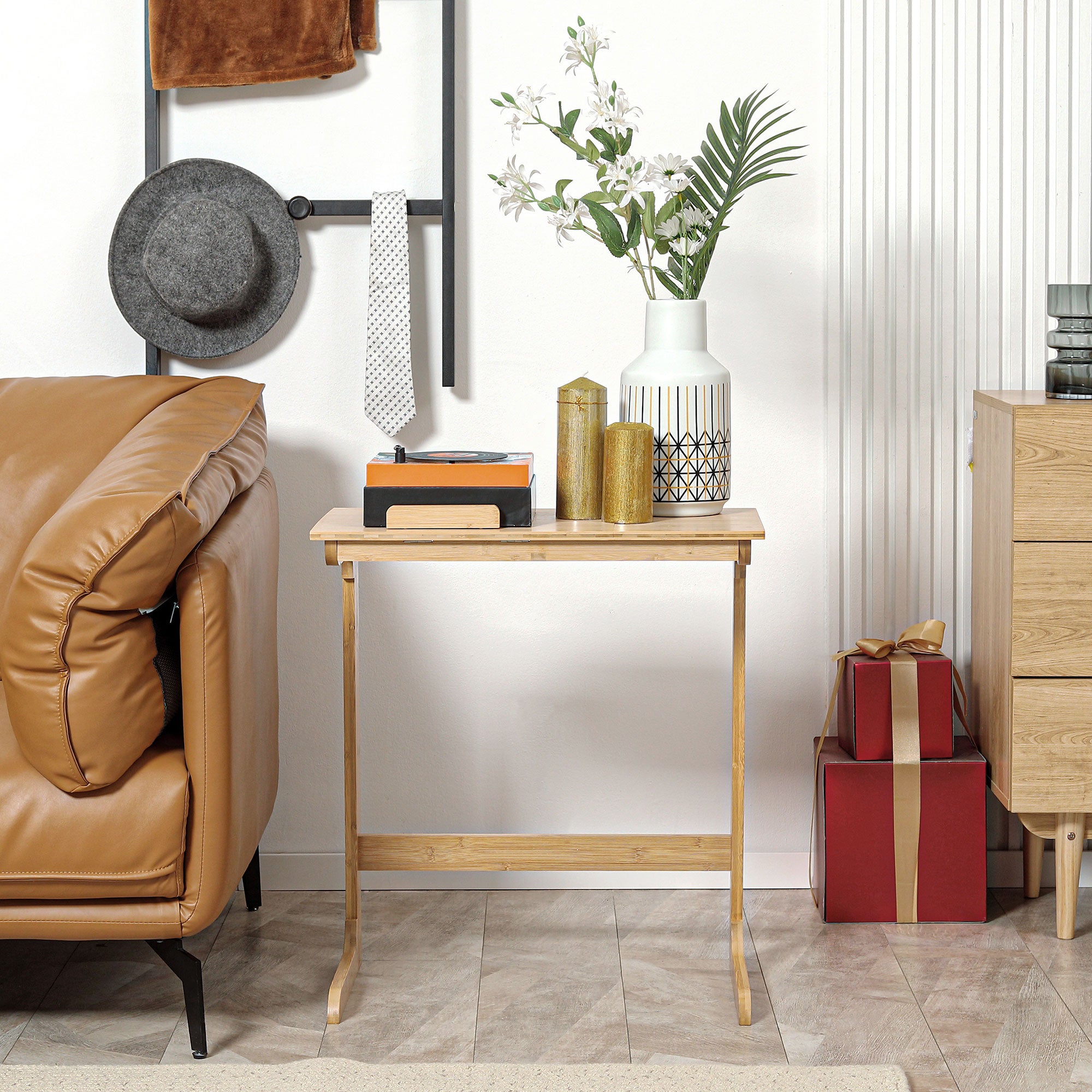 C-Shaped Side Table Bamboo Side Table with Adjustable Flip-Top and 140-180° Angle for Living Room Bedroom Sofa Bed 60x33x67 cm Natural