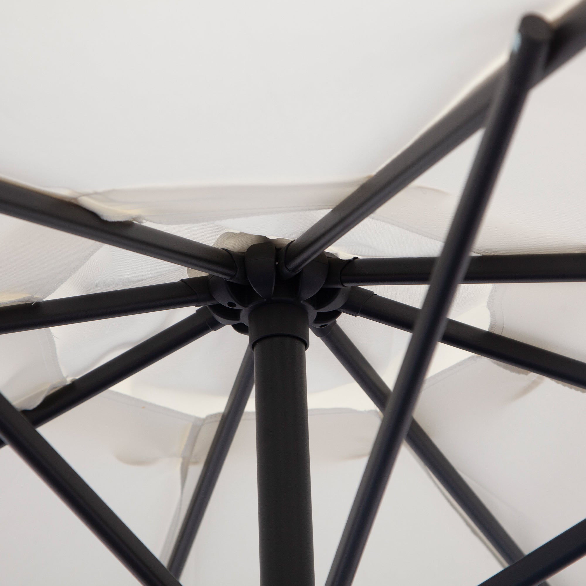 Cantilever Umbrella Ø300 cm tiltable Sunshade with UV Protection Crank Umbrella with Stand, Crank Mechanism, Market Umbrella Patio Umbrella Sun Protection for Balcony Garden Terrace Cream White