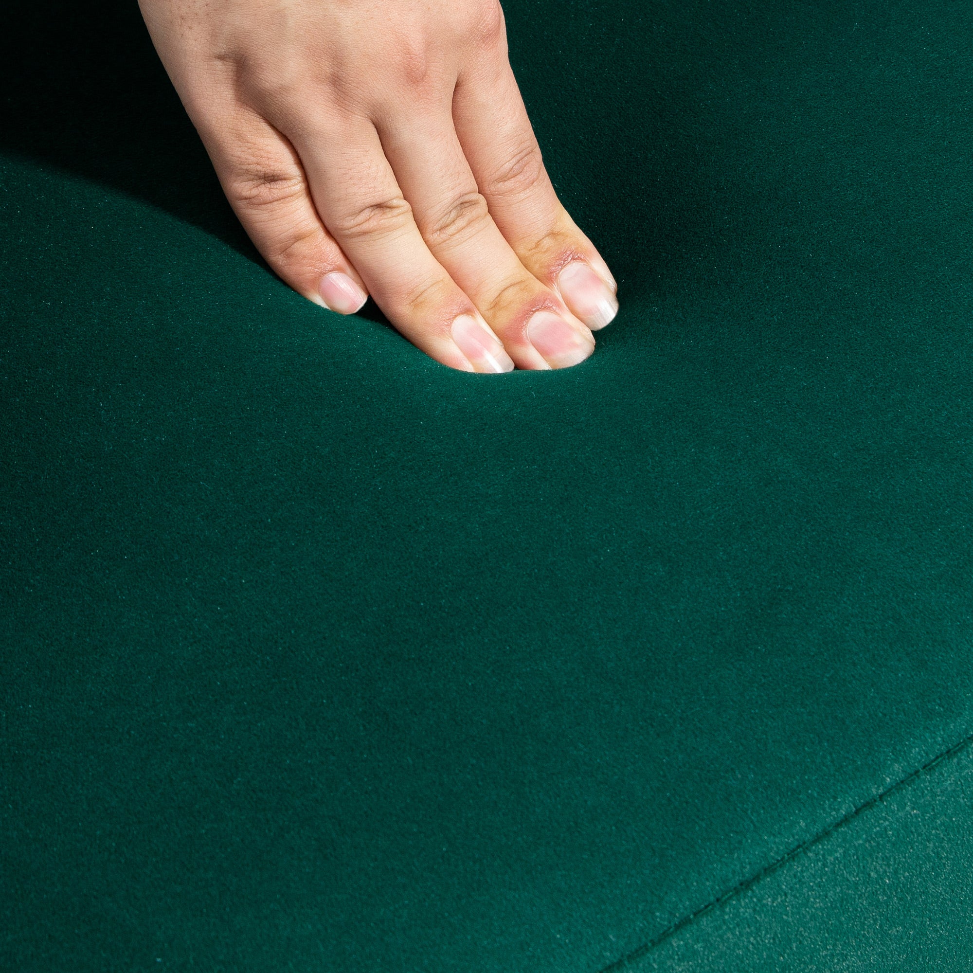 Shell Back Upholstered Chair, Bedroom and Living Room Velvet Armchair with Gold Legs, for Bedroom and Living Room, Green