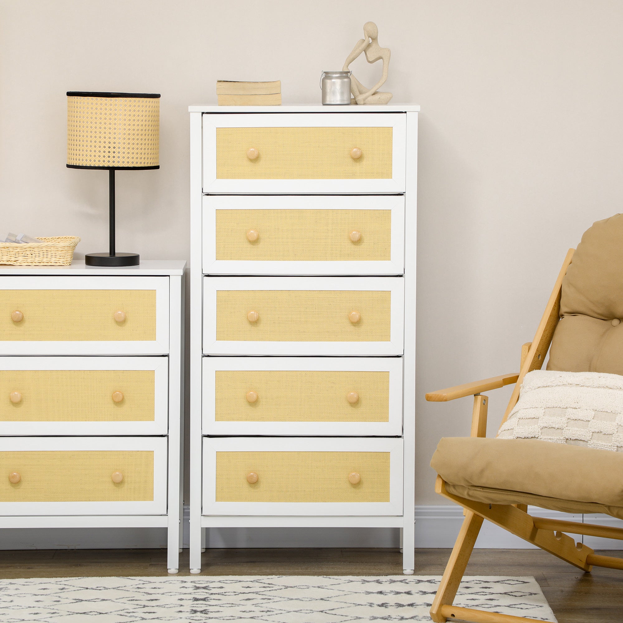 Bohemian Style Bedroom Chest of Drawers with 5 Foldable Fabric Drawers PE Rattan Surface and Steel Frame for Entryway Living Room Hallway 62x30x126.5 cm White