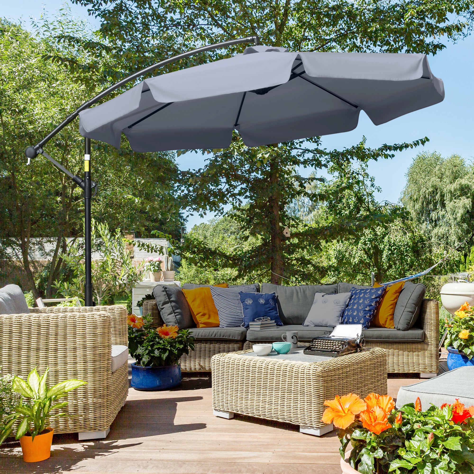 Offset Garden Umbrella 2.7x2.7m with Adjustable Canopy, Cross Base, Air Vents, Crank, Tilted Patio Umbrella in Metal and Polyester, for Yard Terrace, Dark Gray