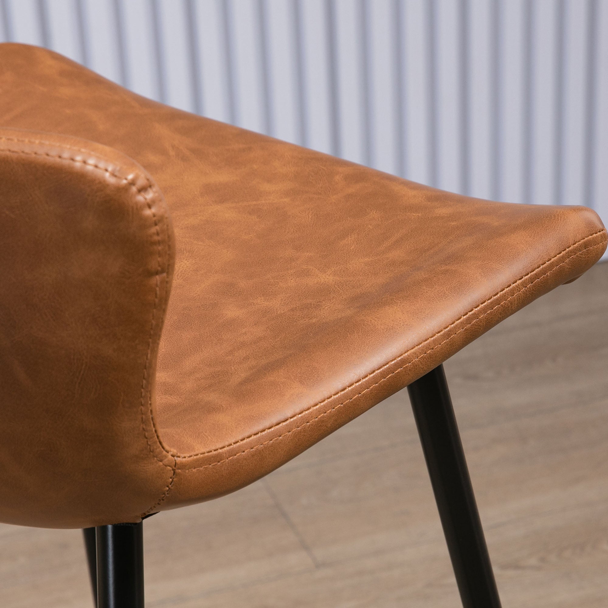 Set of 2 bar stools with faux leather seat, 76 cm height with steel footrest and vintage design backrest - brown