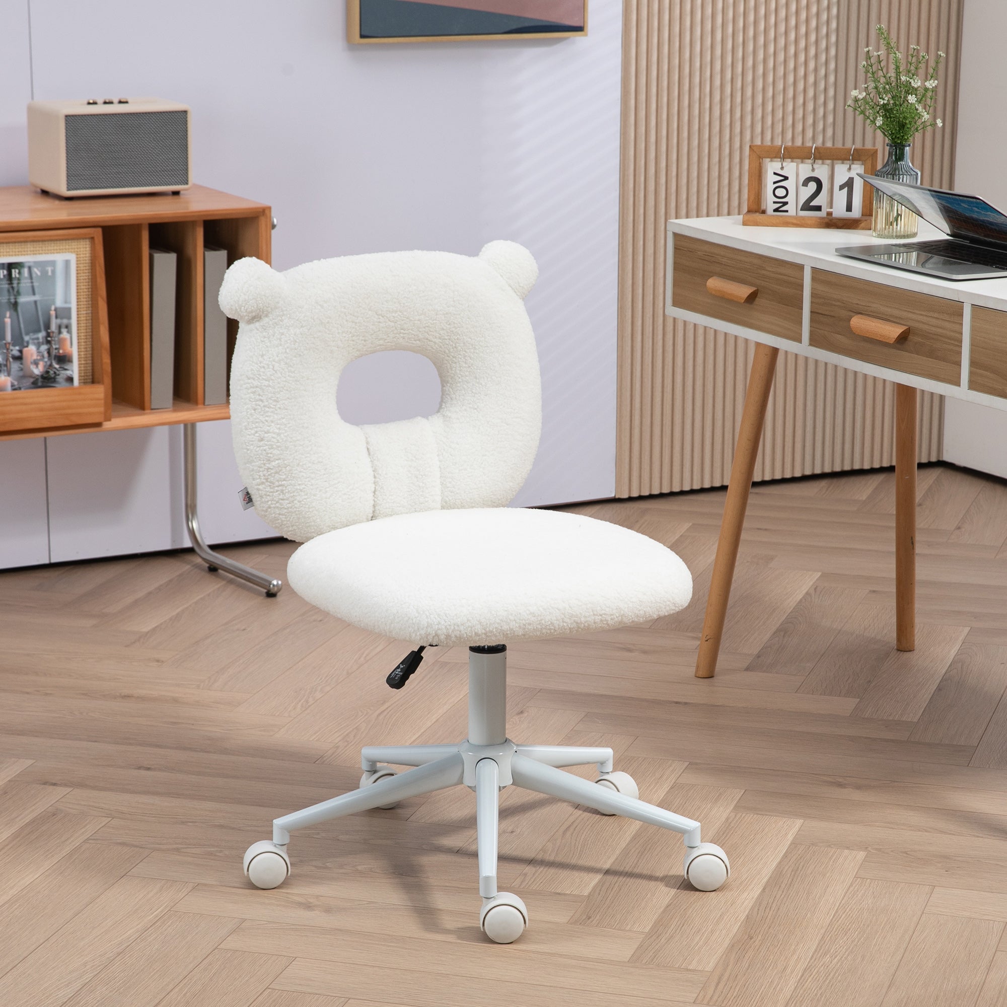 Office Chair, Height-Adjustable Desk Chair, Swivel Chair, Task Chair, Computer Chair for Living Room, Bedroom, Holds up to 120kg, Teddy Fleece, White