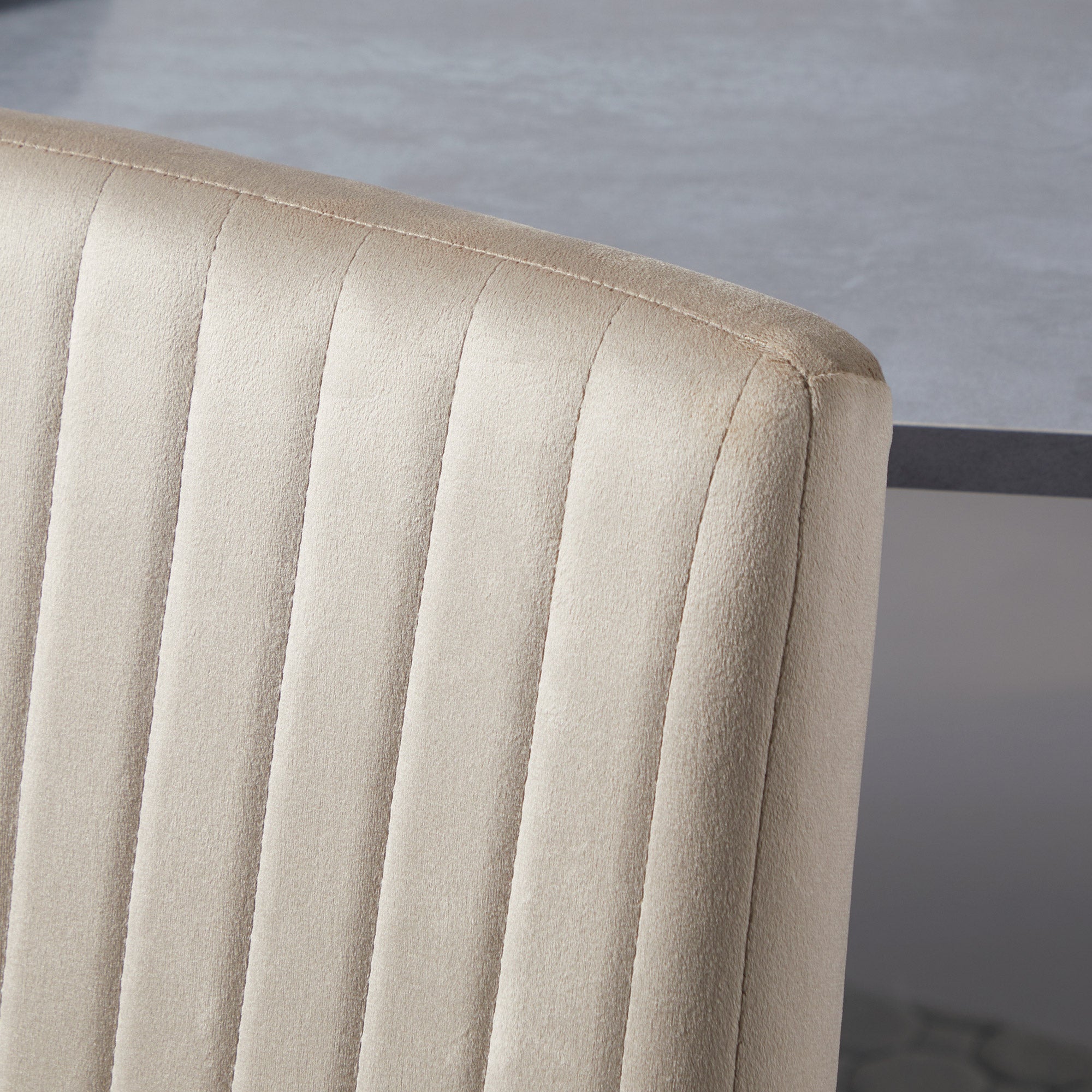 2 pcs Upholstered Velvet Effect Fabric Dining Chairs with Steel Legs and Space-Saving Design, 43x58x90 cm, Brown and Black