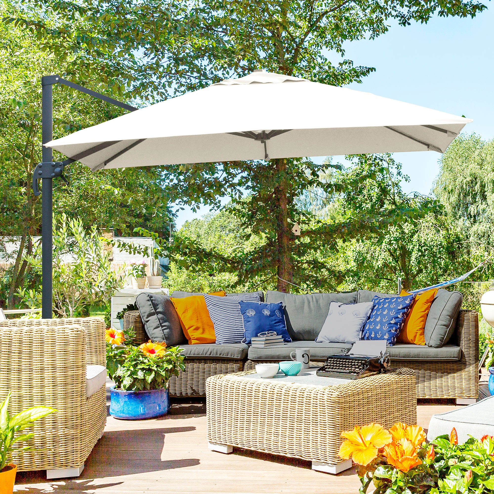 Crank Garden Umbrella 3x3 m Tilt and 360° Rotatable, Decentralized Arm Umbrella with Cross Base, Polyester 250g/㎡ and Aluminum, Cream