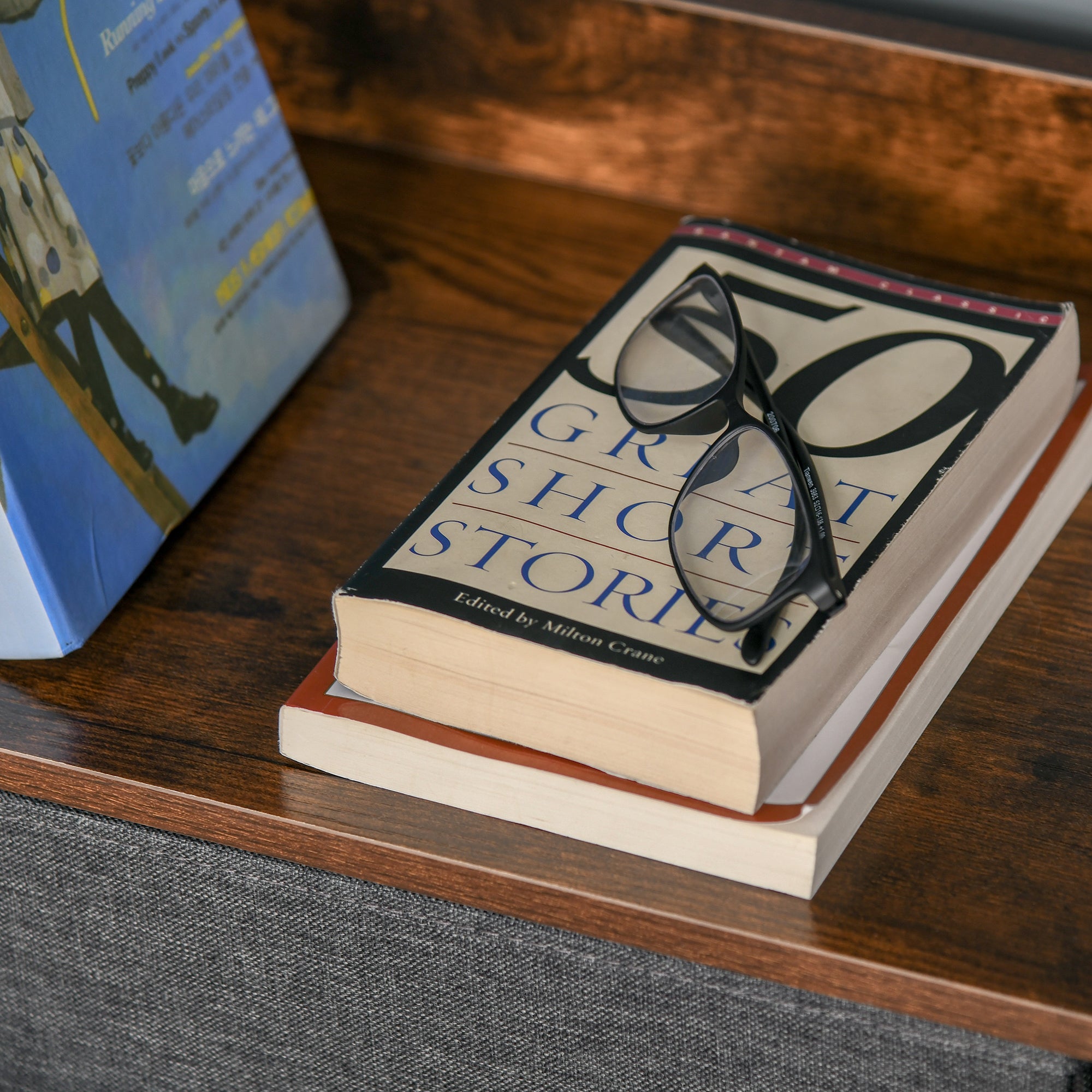 Drawer Chest with 4 Linen Drawers Storage Cabinet Chest of Drawers with Shelf Handles, Modern Design Storage Chest of Drawers for Bedroom, Living Room Black