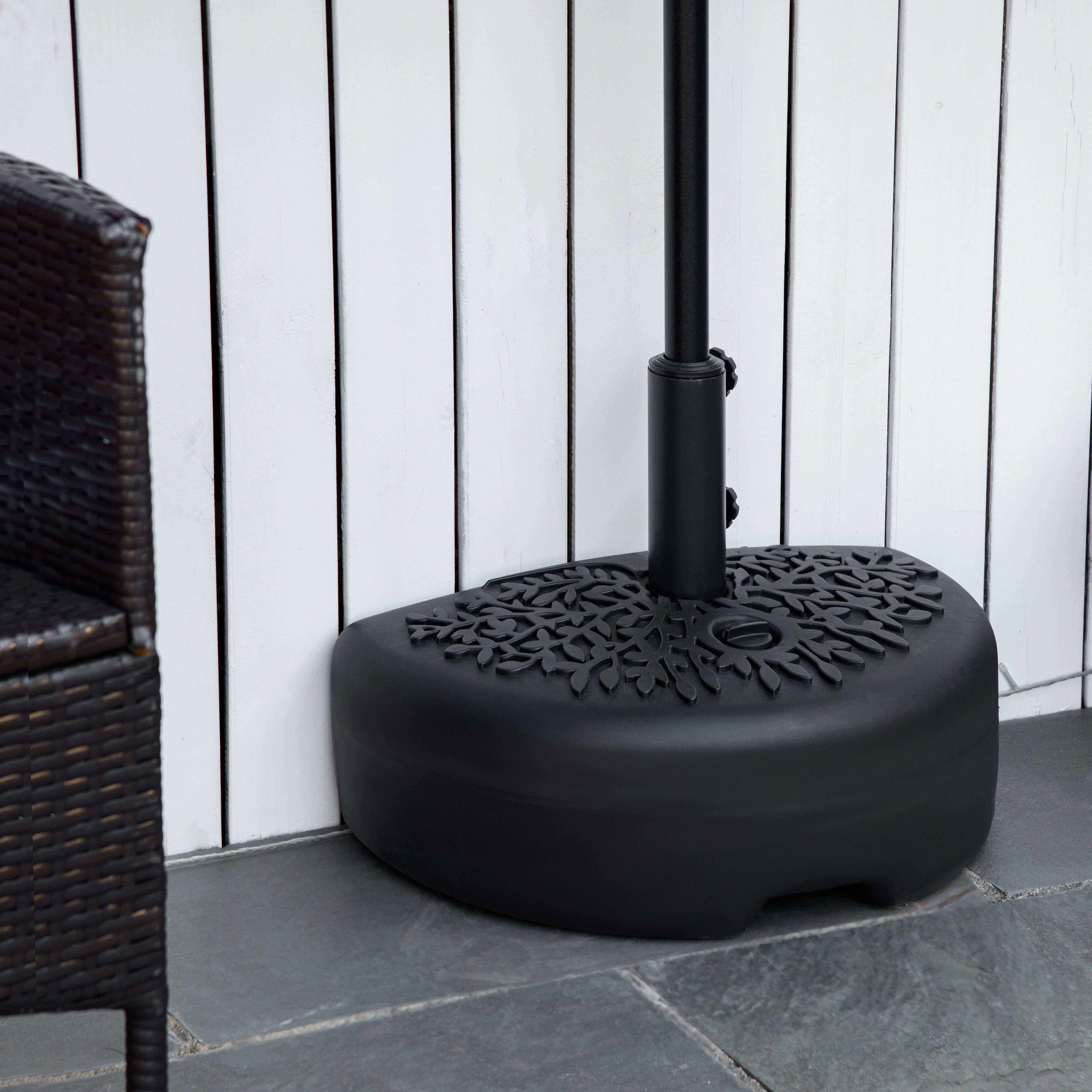Wall-Mounted Umbrella Base Ø38/48 mm Semicircular Fillable Parasol Stand with 21 kg Water or 18 kg Sand for Garden Patio Terrace Outdoor 50x31x38 cm Black