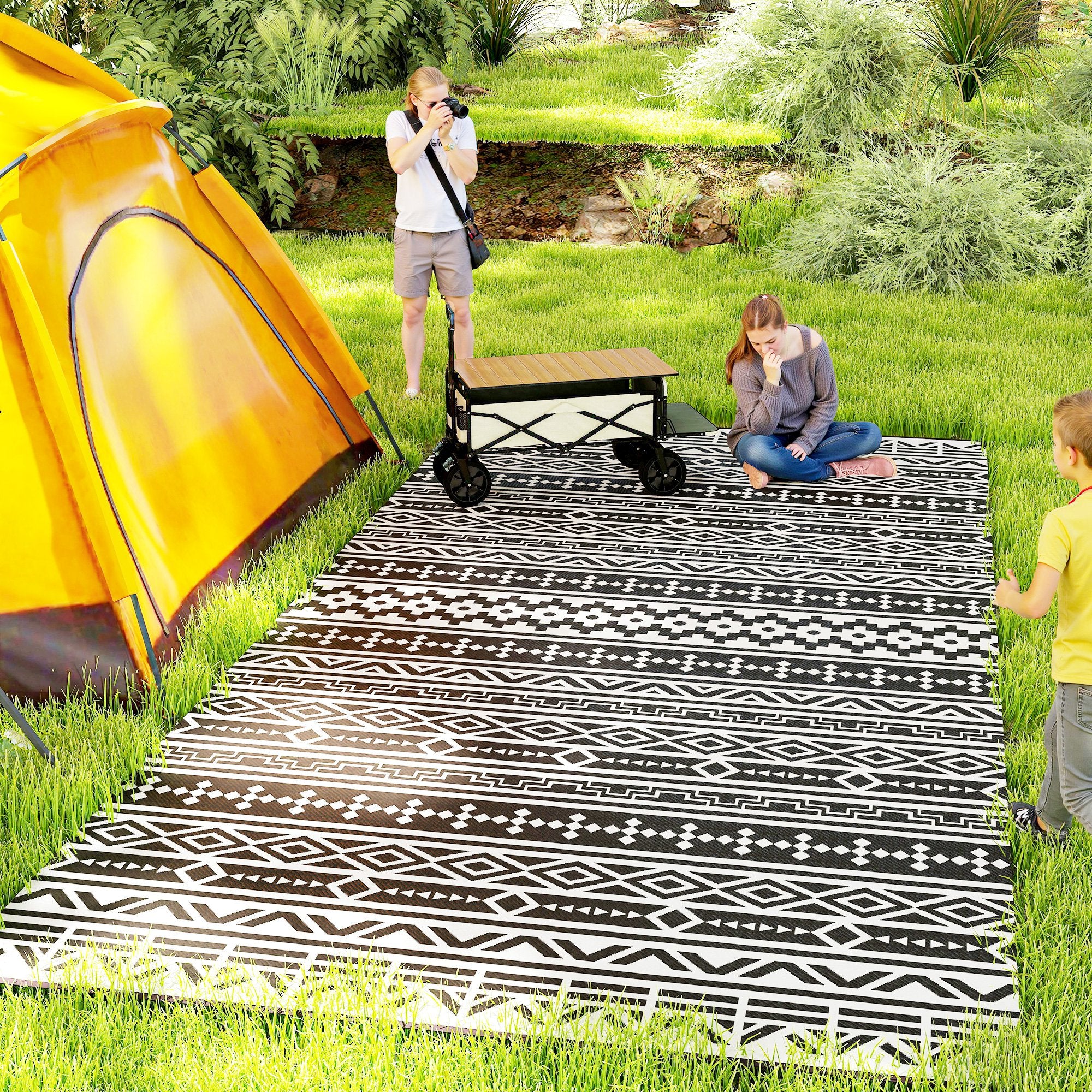 Outdoor Carpet Robust Weatherproof Outdoor Carpet, Foldable Carpet with Boho Style, Outdoor Carpet for Living Room Balcony Garden Terrace Bathroom Hallway Kitchen, 548 x 274 cm Black+White