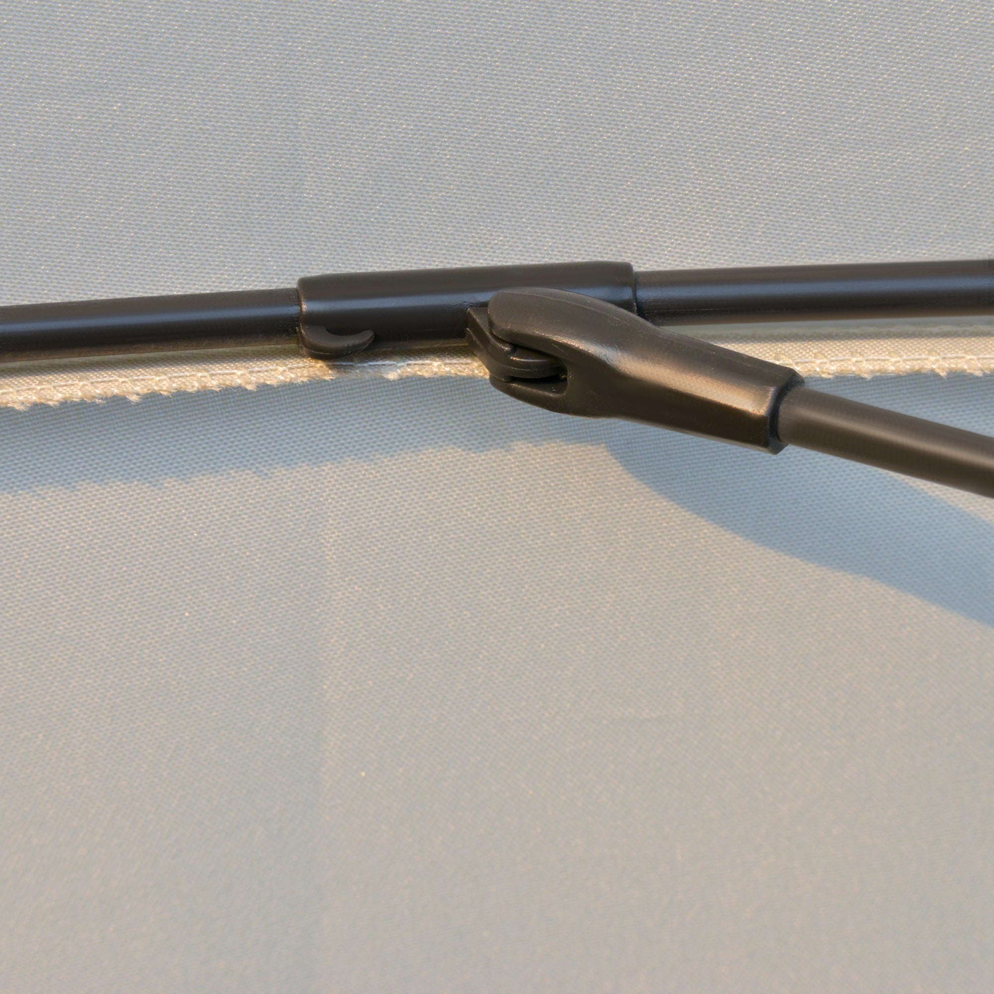 Terrace Umbrella Ø250 cm Outdoor Garden Umbrella with Adjustable Angle 18 Rods and Crank Waterproof Sunshade for Patio Terrace Cream