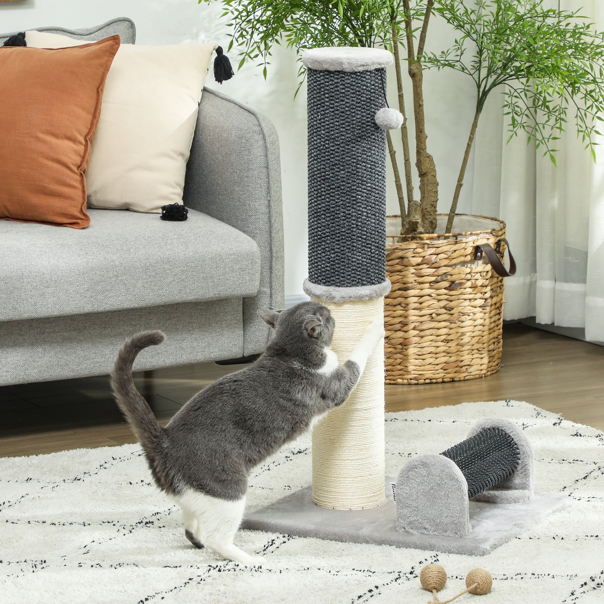86 cm Cat Scratching Post, 3-in-1 Cat Scratcher Post with Large Base, Pineapple Pattern Carpet, Grooming Brush, and Play Ball, for Indoor, Light Gray
