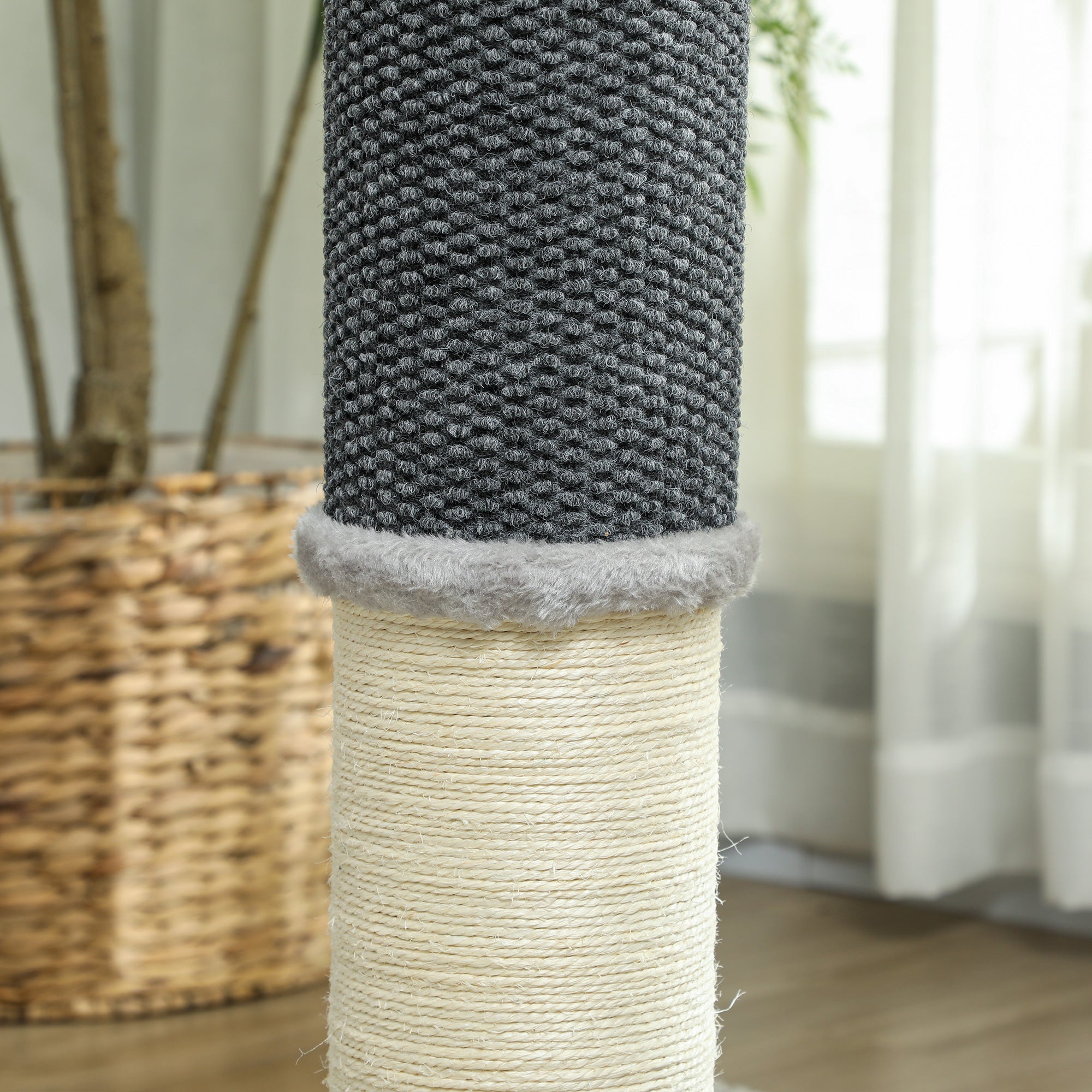 86 cm Cat Scratching Post, 3-in-1 Cat Scratcher Post with Large Base, Pineapple Pattern Carpet, Grooming Brush, and Play Ball, for Indoor, Light Gray