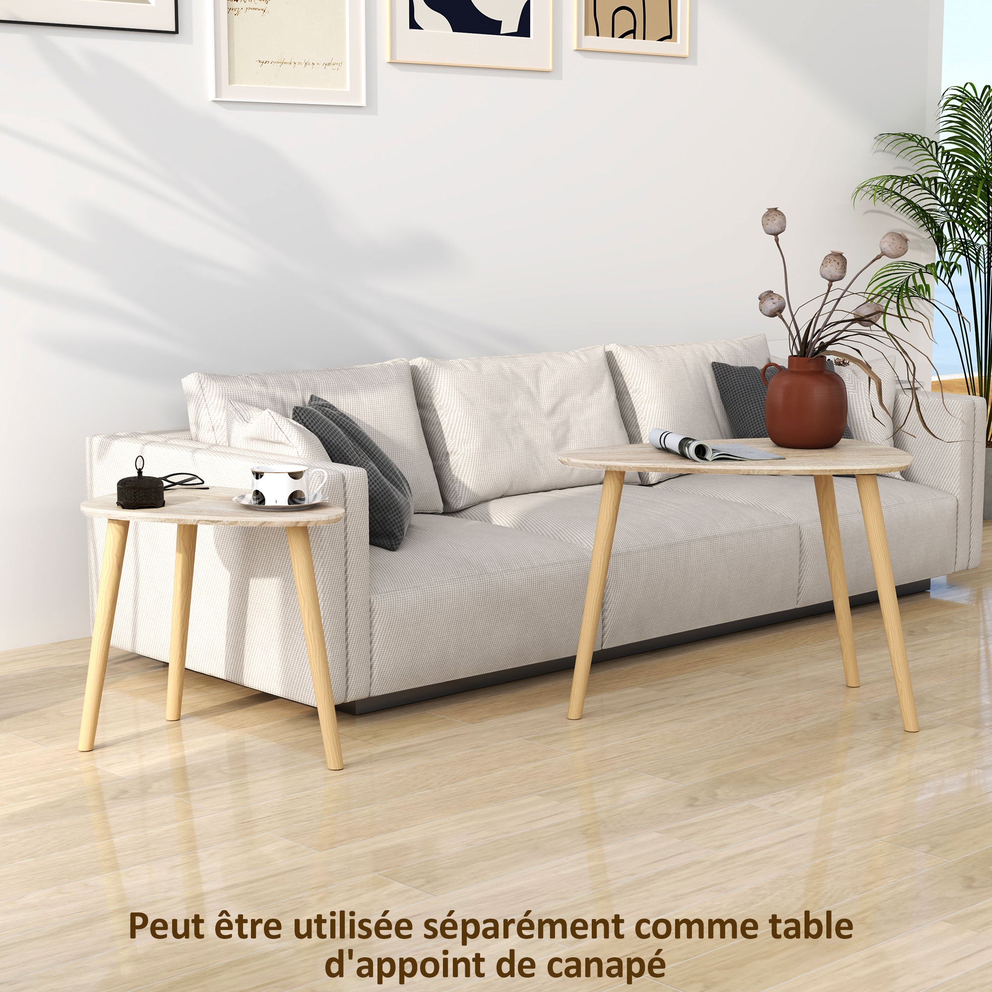 Set of 2 Scandinavian design nested coffee tables with wooden legs and wooden top, natural look