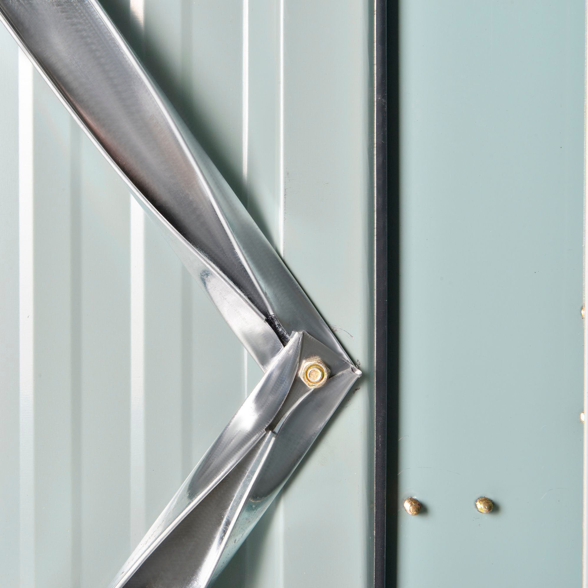 Outdoor Garden Shed 1.26 m² 147x86x134 cm Metal Outdoor Shed with 2 Doors and Lock for Tool Storage in Patio Terrace Black