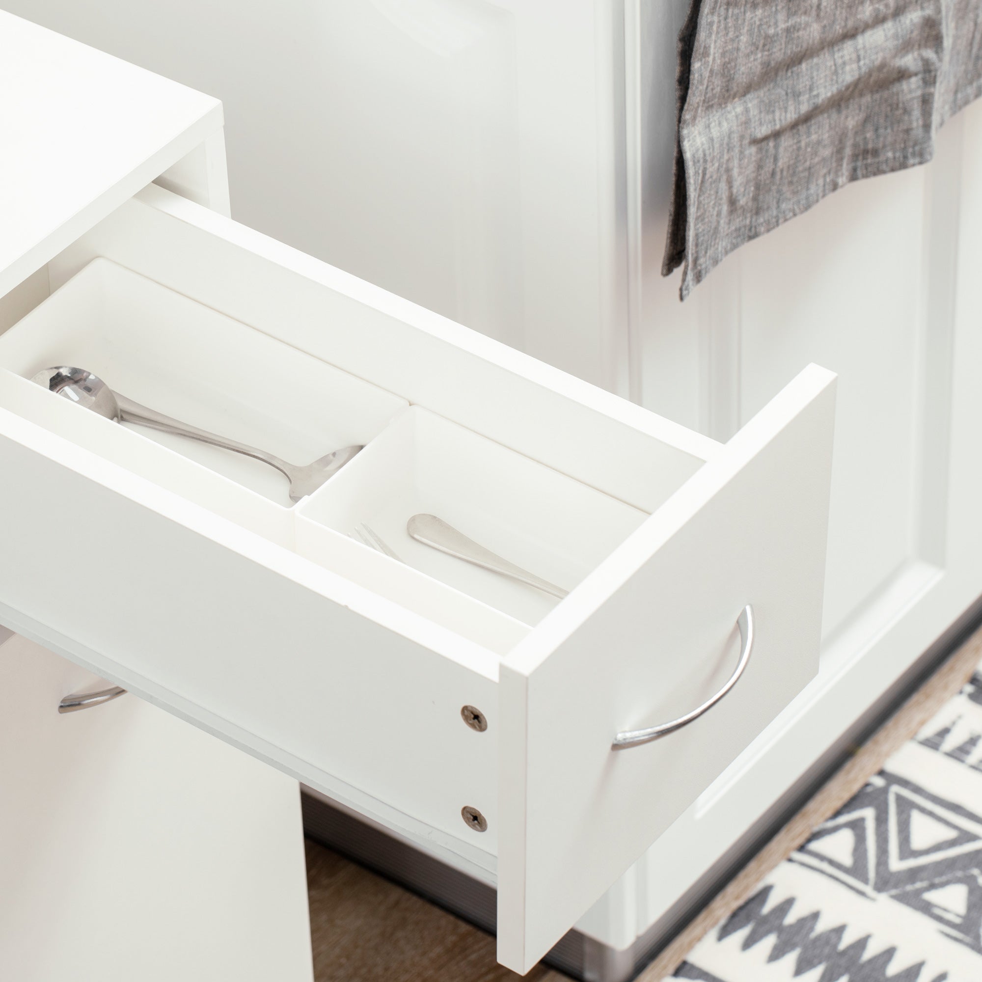 Kitchen Trolley Cart on Wheels with 1 Drawer and 2 Open Shelves for Dining Room Living Room Bathroom 25 x 50 x 85 cm White