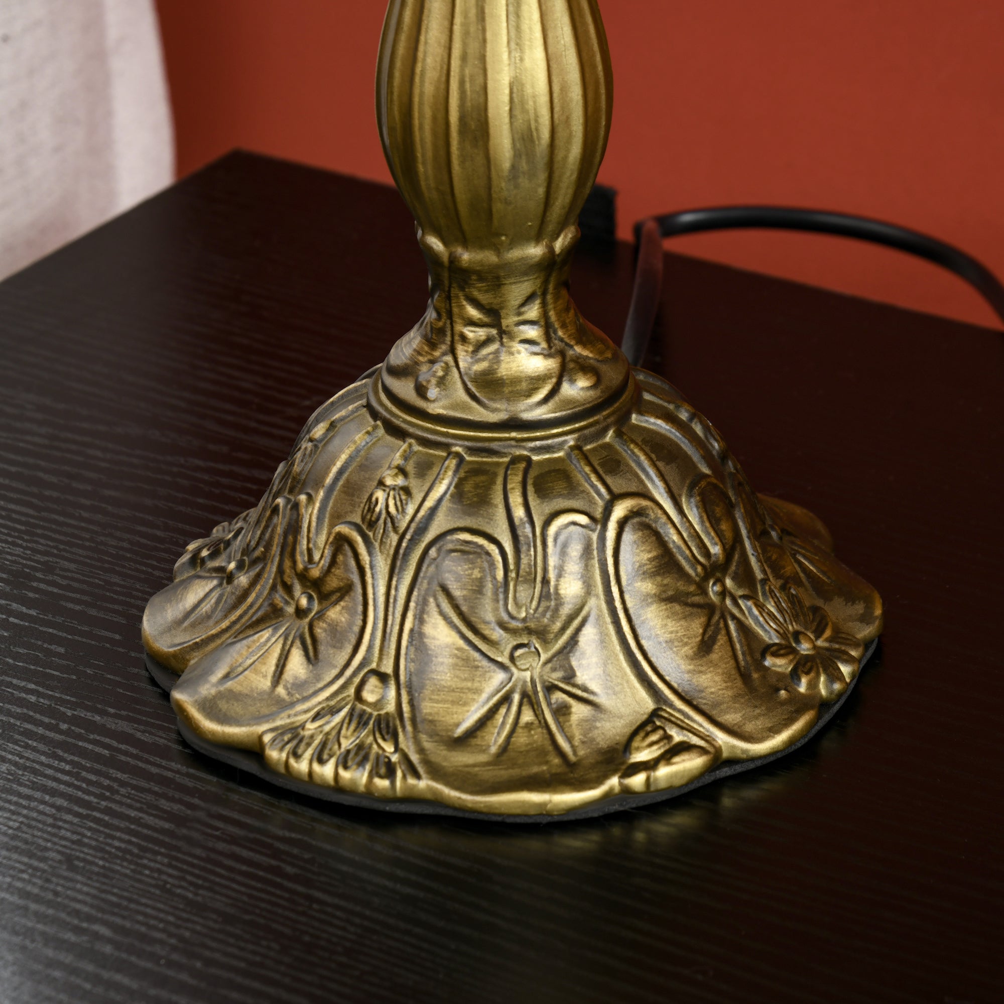 Classic Style Bedside Table Lamp Handmade Glass Night Lamp for Bedroom Living Room Ø30x48 cm Multicolor