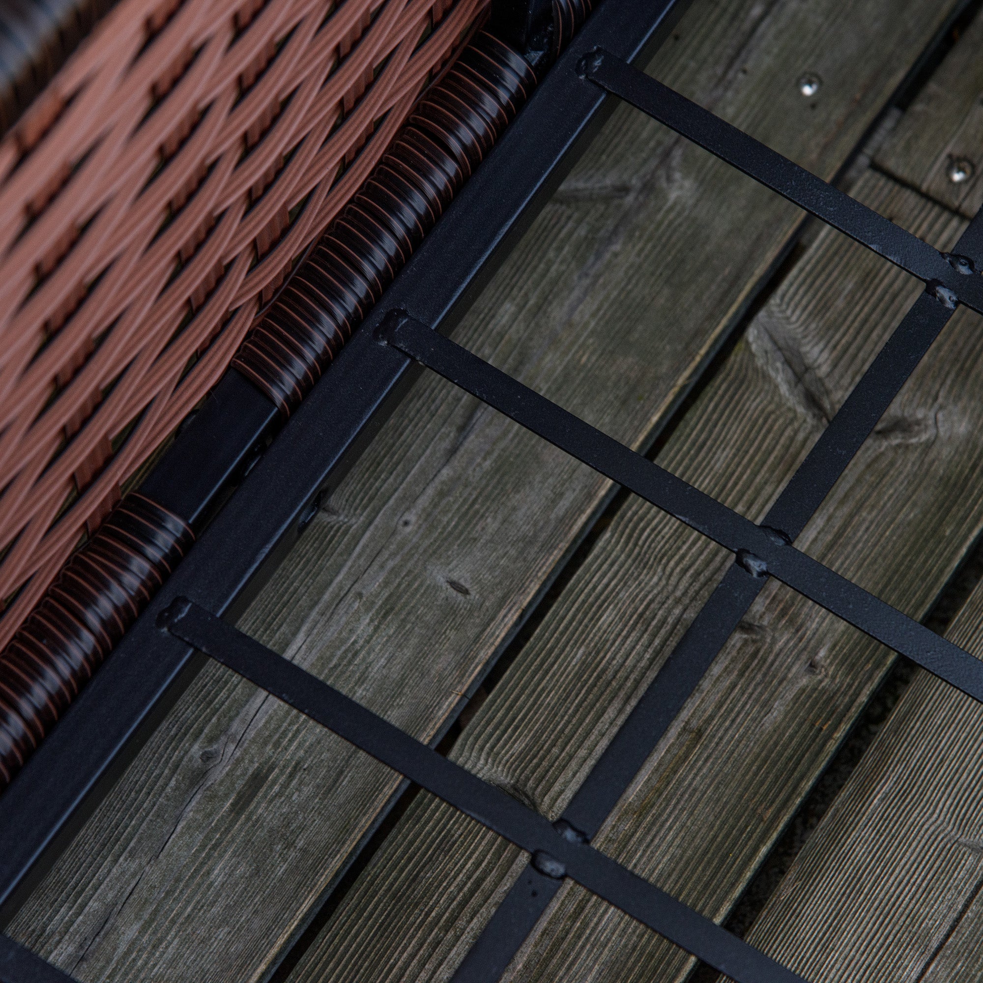 Raised Bed Poly Rattan with Wheels Planter Box with Drainage Holes Flower Pot Coffee-Brown 94.5 x 31 x 36 cm