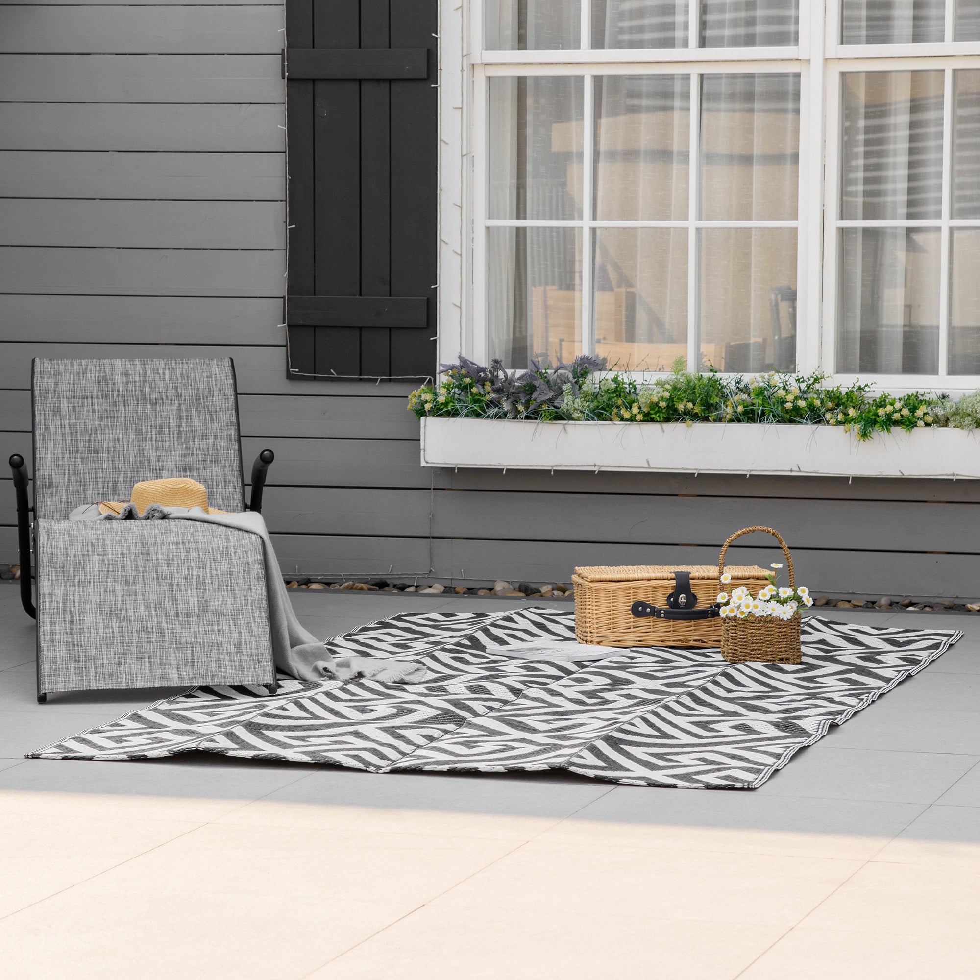 Outdoor Rug, Plastic Rug with Reversible Design, Water-Resistant Balcony Rug, for Patio, Camping, Black+White, 152 x 243 cm