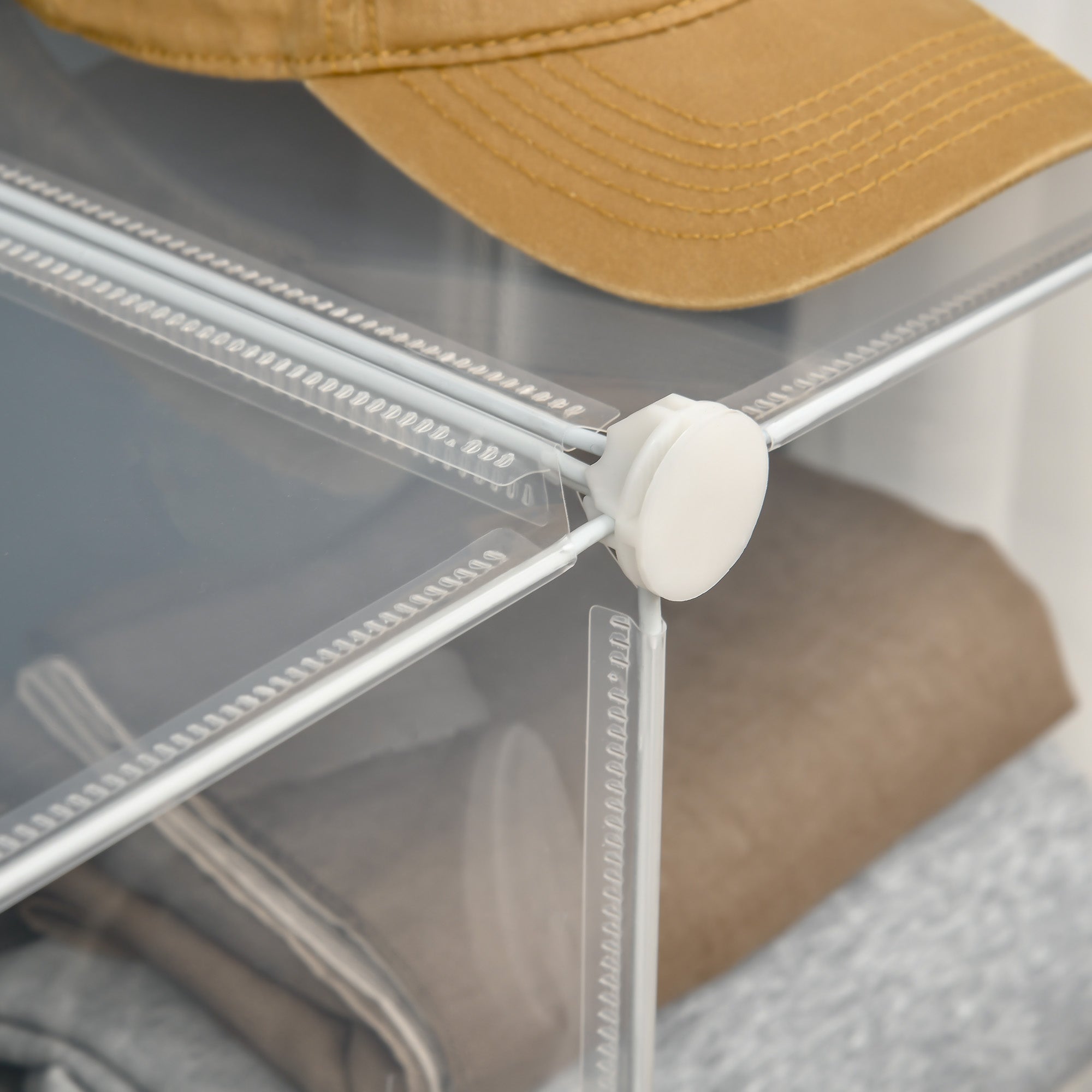 Modular Space-Saving Shoe Cabinet with Stackable Design, 6 Cubes in PP Plastic, 65x32x95cm, Transparent