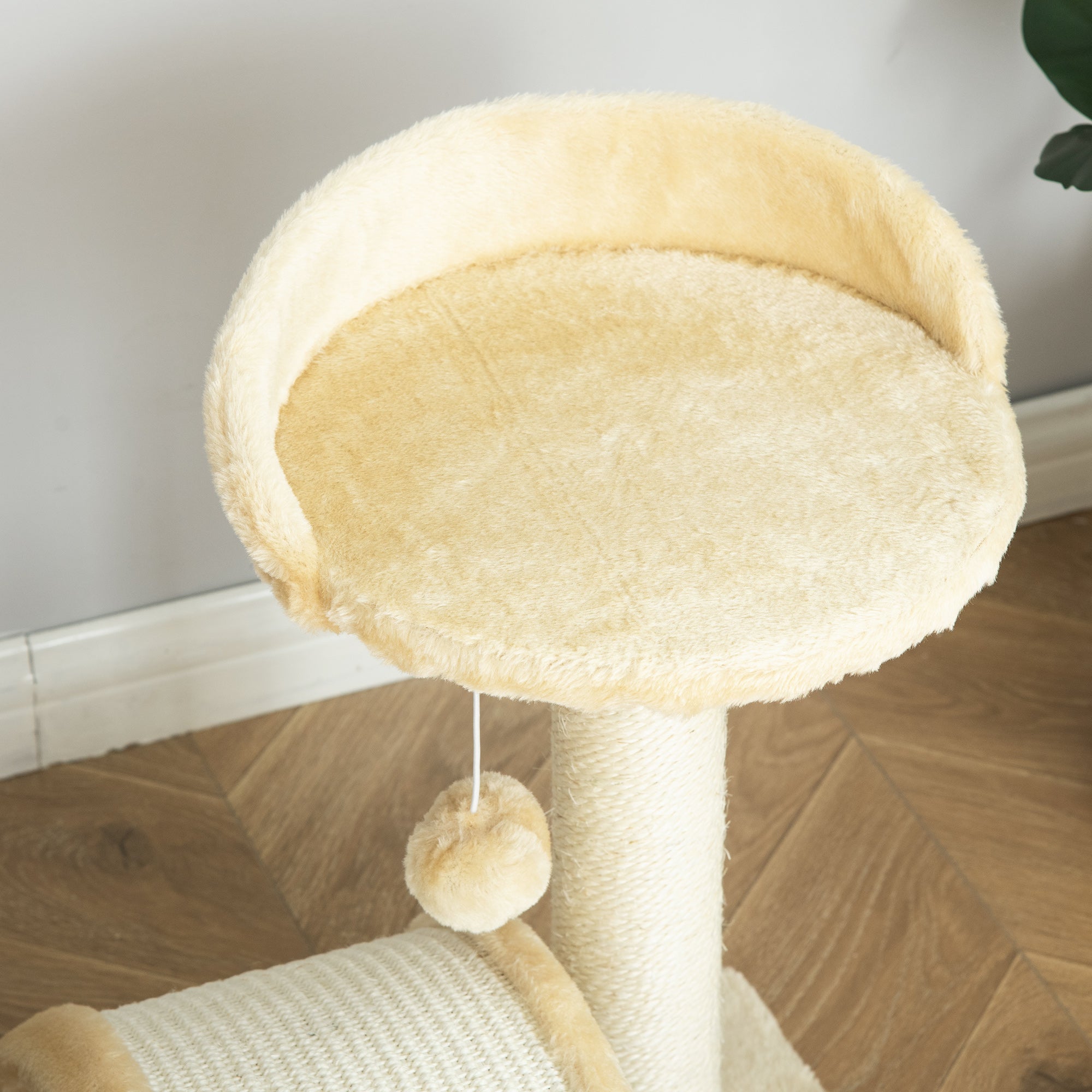 Cat Tree Scratching Post with Play Balls Cat Scratching Post Sisal Rope Scratching Posts Beige 35.5 x 37 x 46 cm