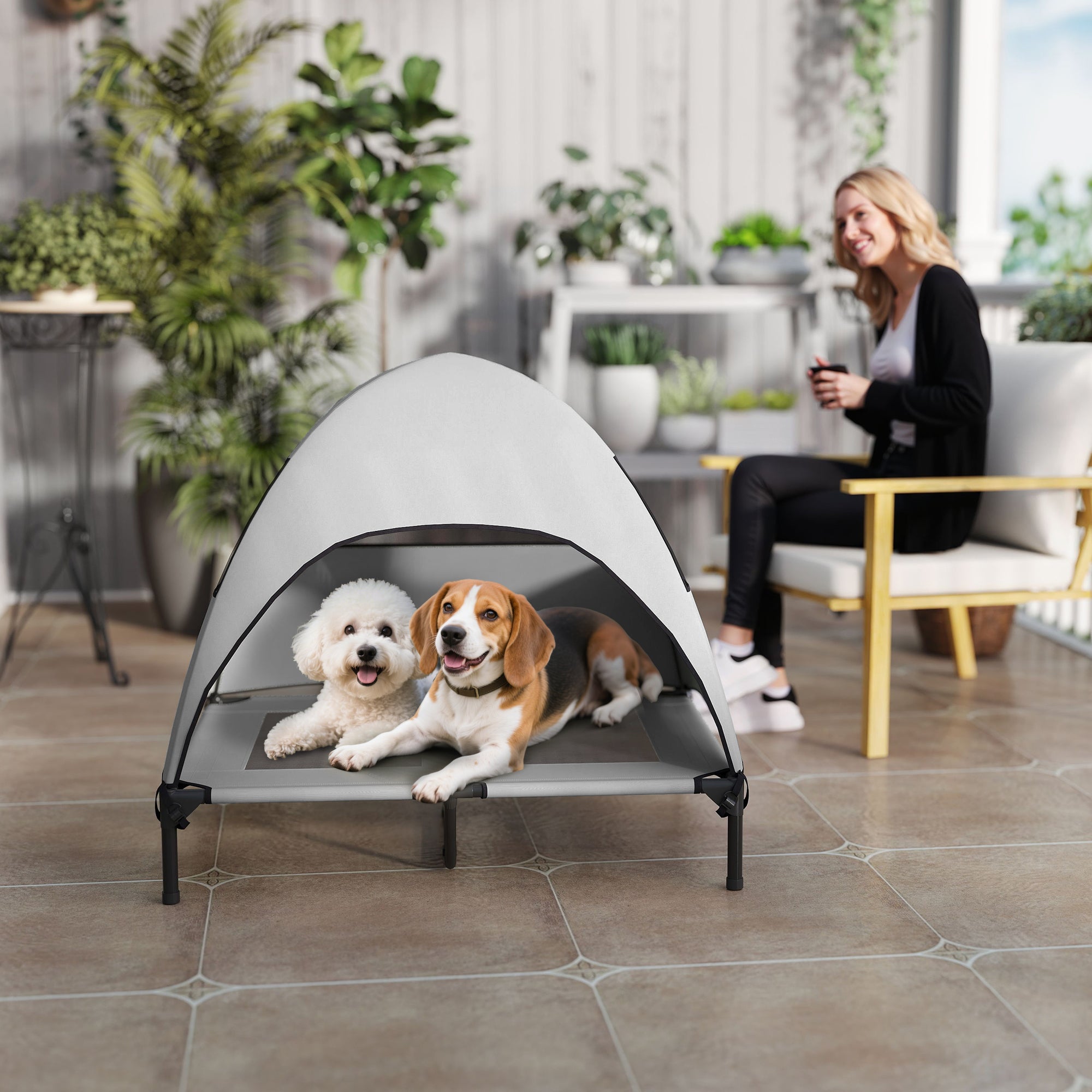 Outdoor Dog Bed with Canopy, Elevated Pet Cot for Large Dogs, Cooling Pet Lounger with Washable Mesh Metal Frame Carry Bag, Pet Bed for Outdoor Camping 91x76x90cm, Light Gray