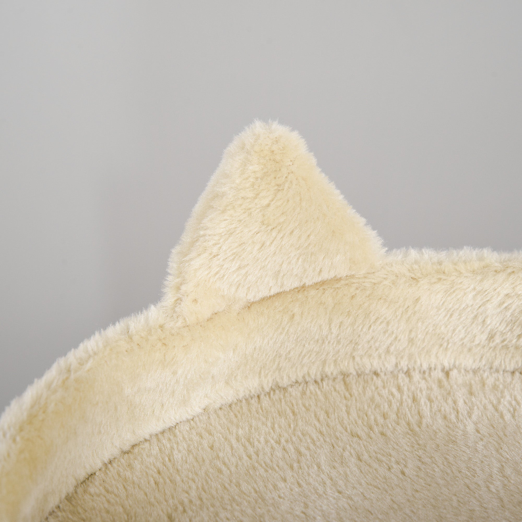 104 cm Cat Scratching Post with Platforms Scratcher with Sisal Posts and Hanging Ball 48x48x104 cm Cream