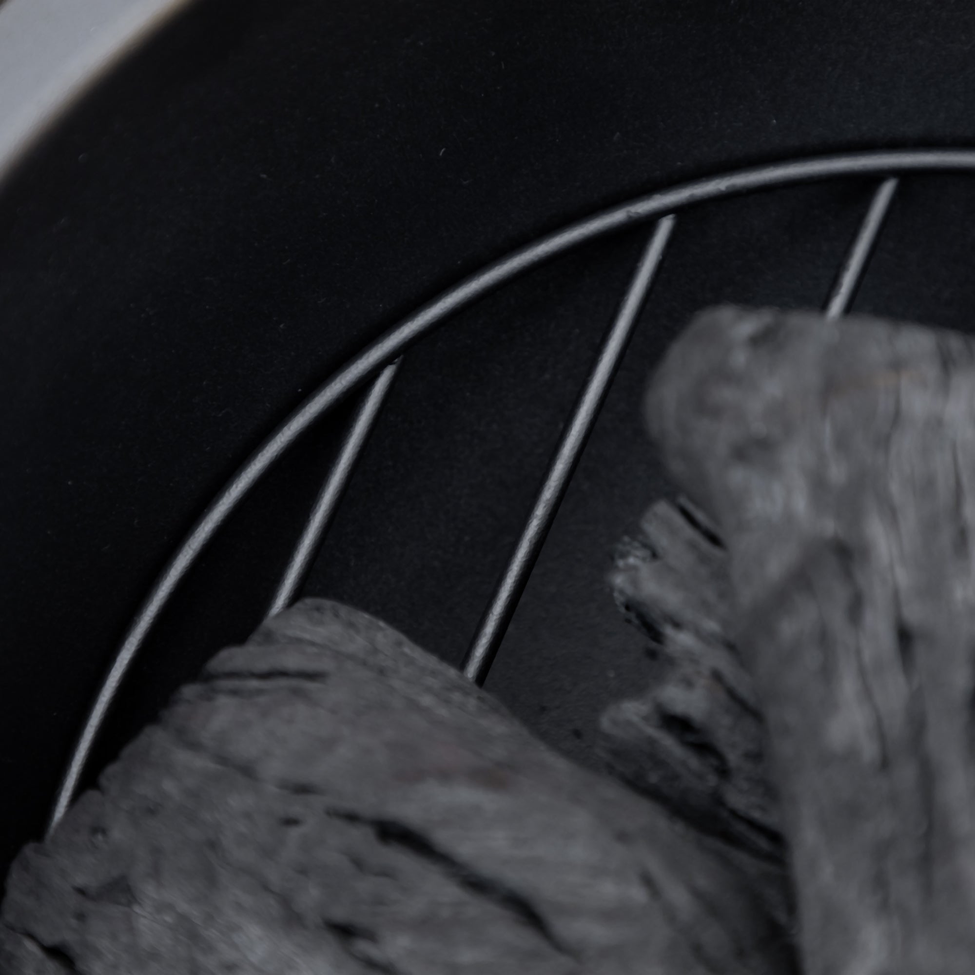 Fire Pit, Fire Bowl with Lid, Fire Basket with Poker, in Tree Stump Design, for Garden, Camping, Patio, Steel, MgO, Brown