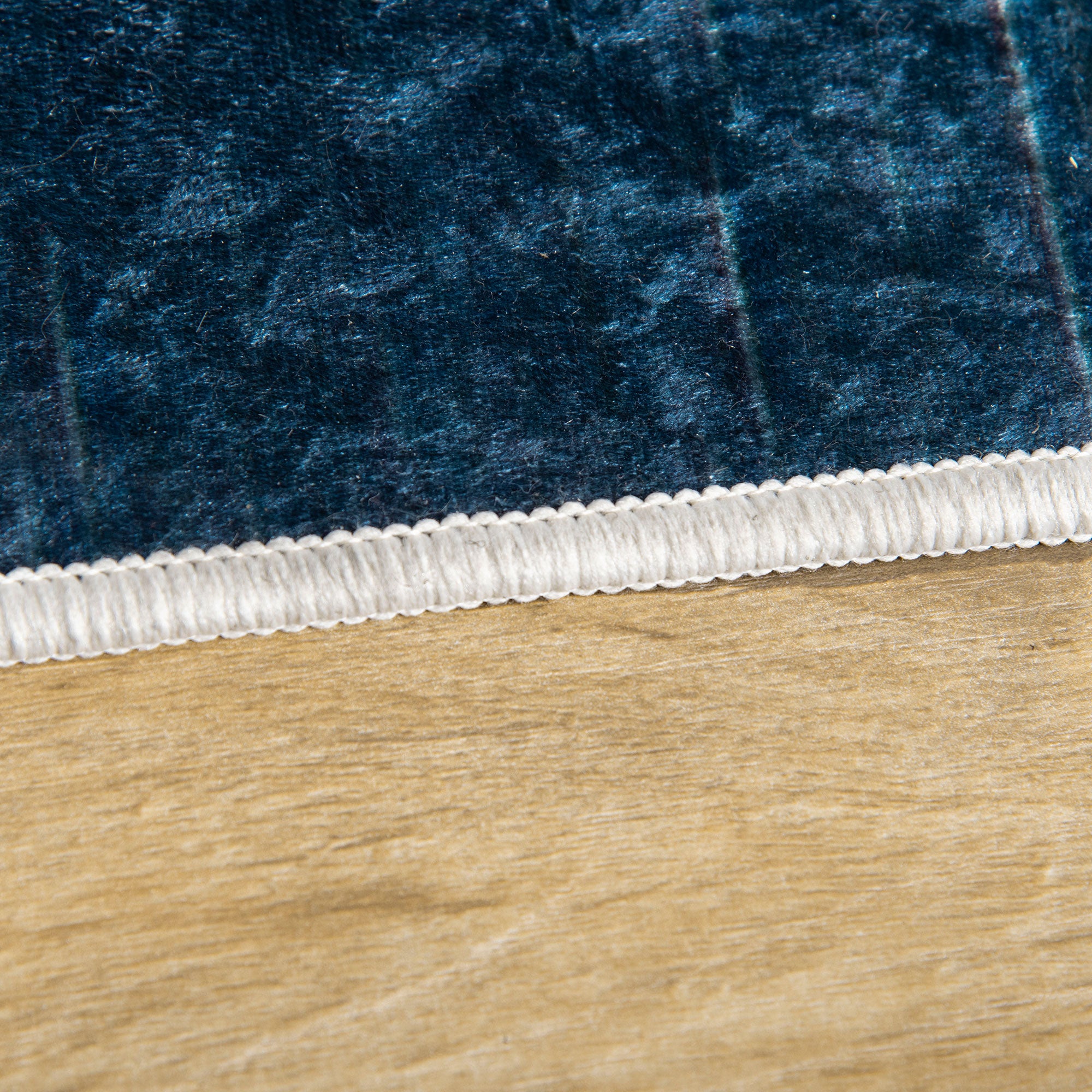 Modern Velvet Diamond Pattern Living Room Rug 230x160 cm Geometric Rug with Non-Slip Base for Bedroom Office Study Multicolor