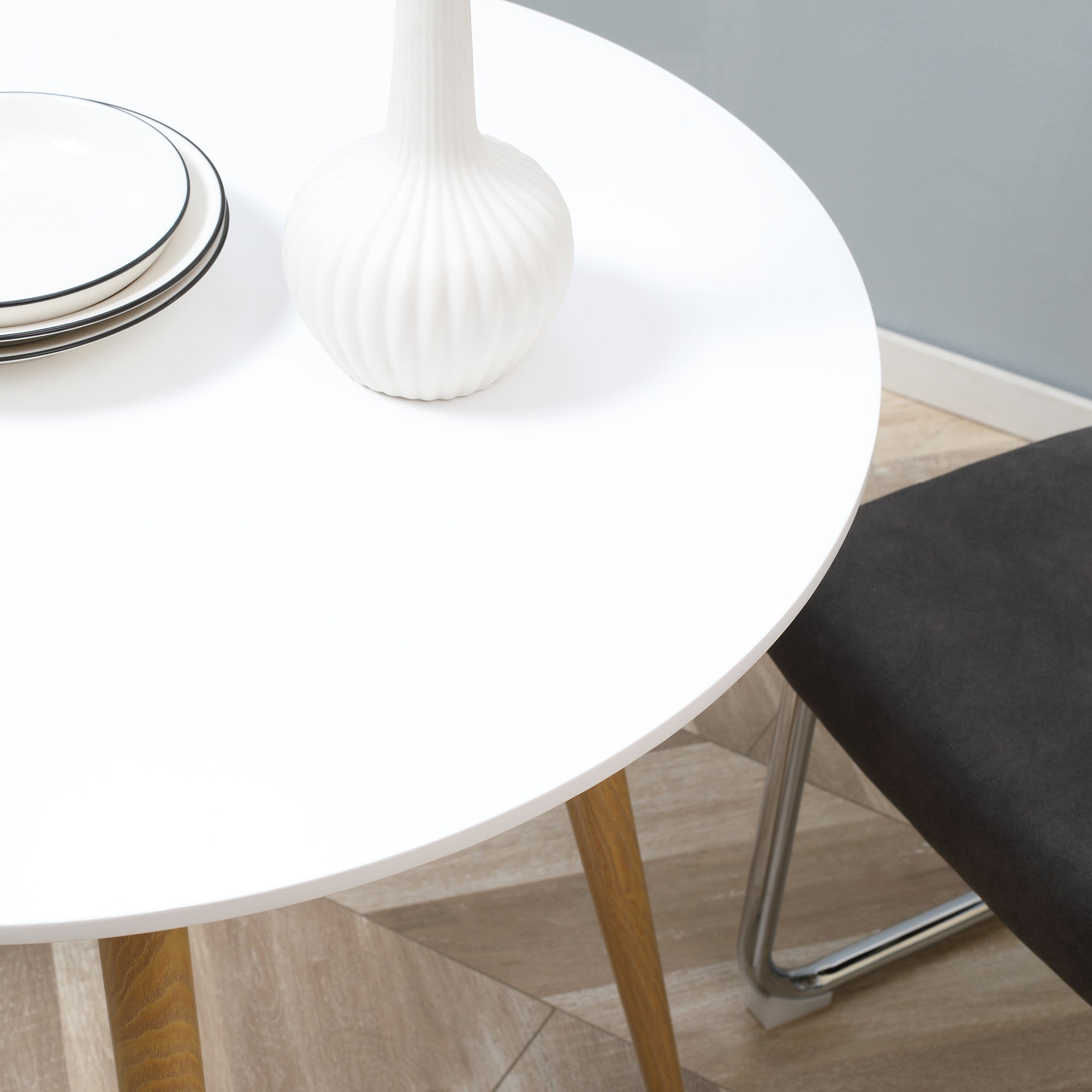 Round Dining Table for 2 People Nordic Style Kitchen Table with Matte Top and Metal Legs for Living Room Load 80 kg Ø72x75 cm White