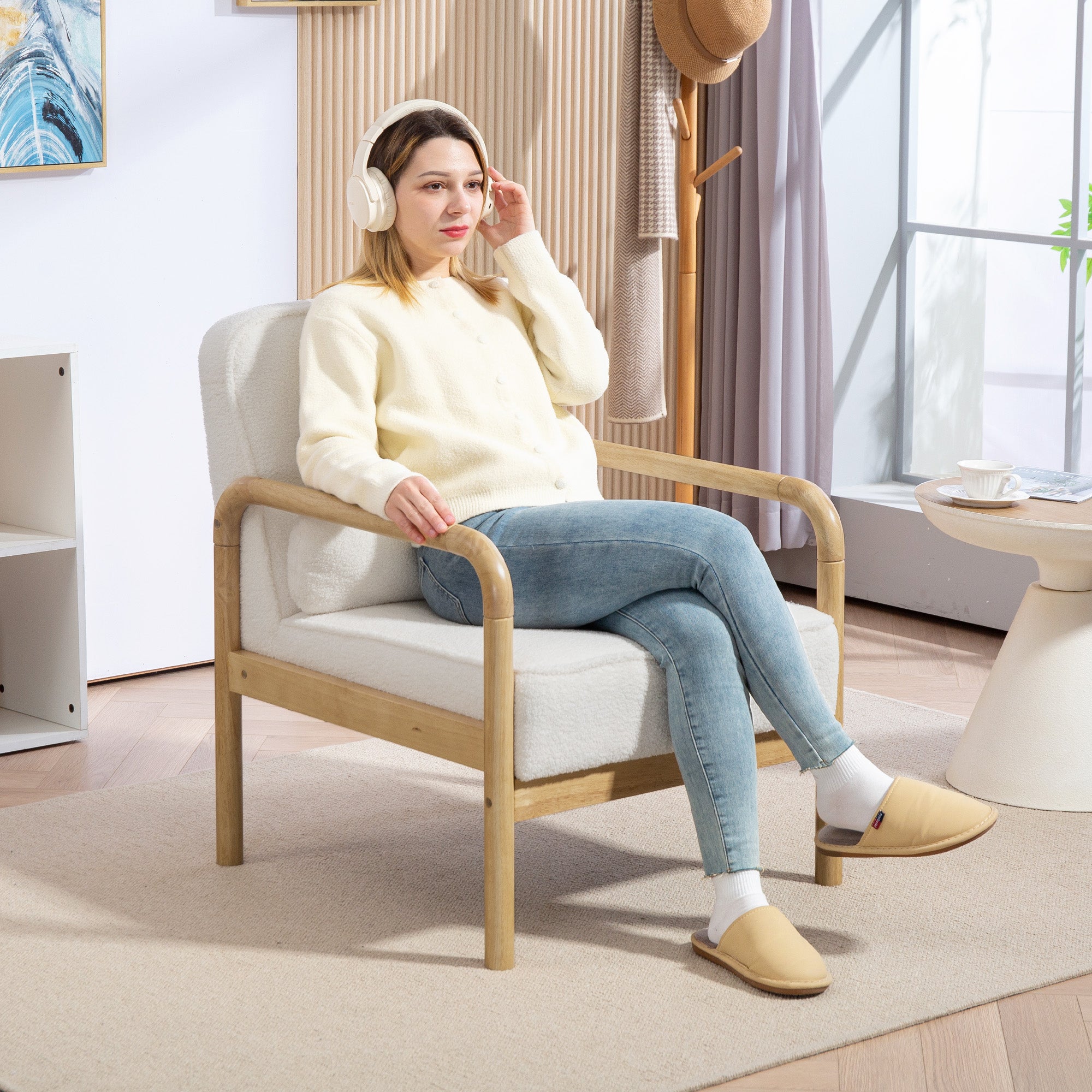 Armchair Living Room Lounge Chair with Armrests, Wooden Legs, Large and Thick Seat, Reading Chair with Throw Pillow, Bouclé Look, Upholstered Chair for Bedroom White