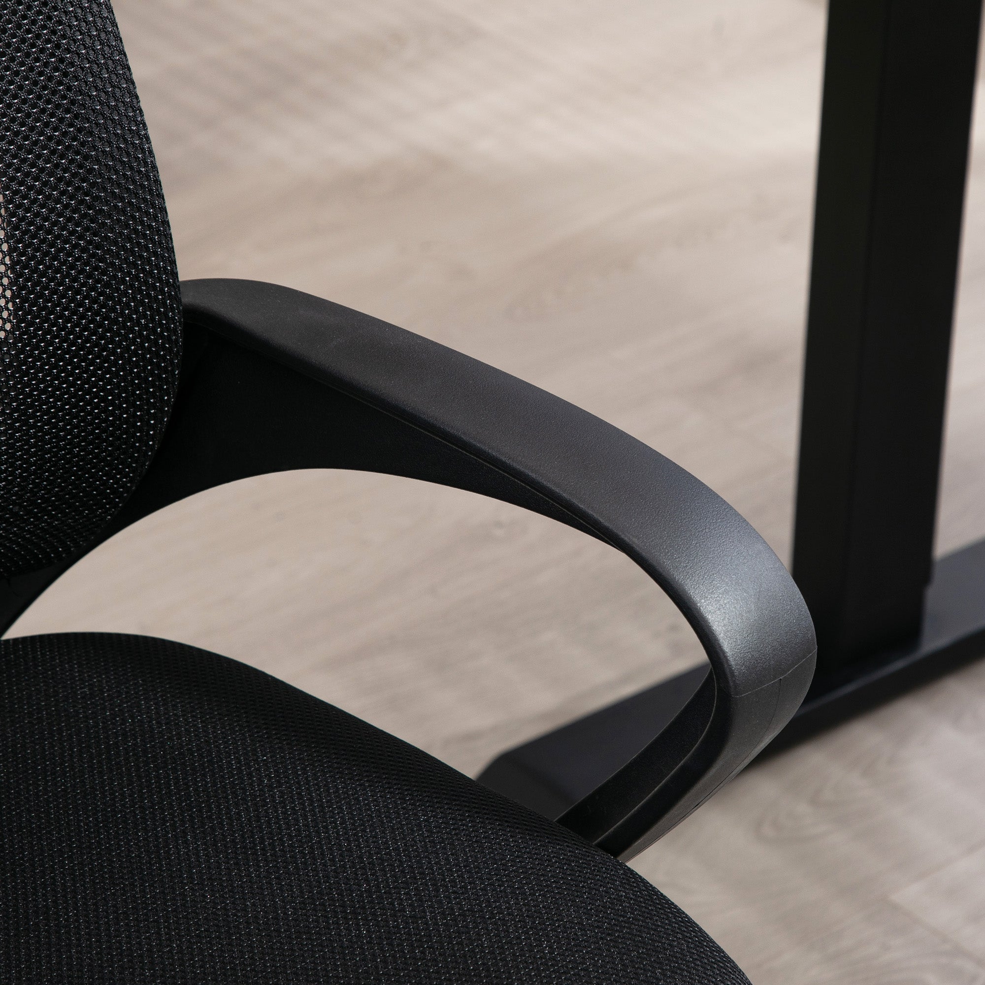 Mesh Office Chair Swivel Desk Chair with Adjustable Height Rocking Function Lumbar Support and Armrests Study Chair Load 120 kg Black