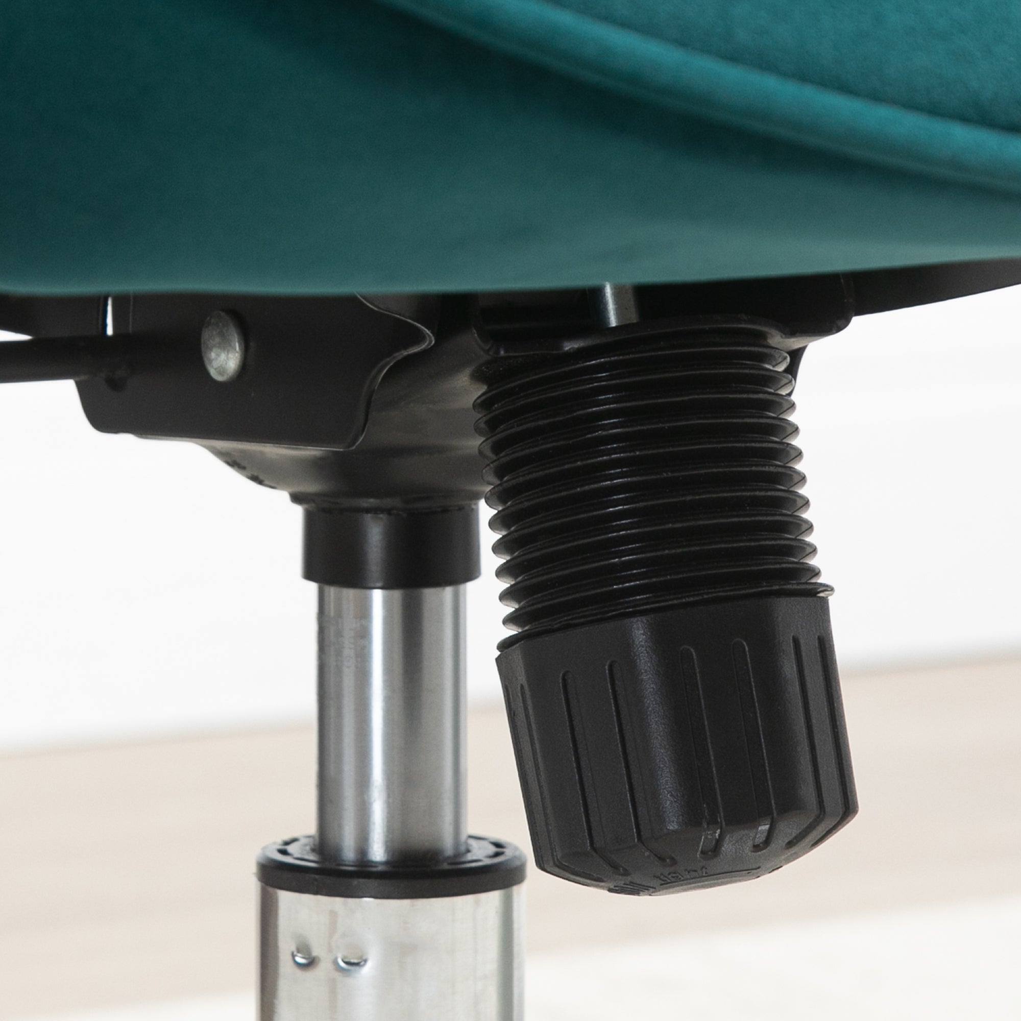 Living Room Chair Relax Swivel Chair, Adjustable Height, Tufted Backrest, Padded Seat and Armrests, Velvet Fabric, for Bedroom Living Room Dining Room, Blue