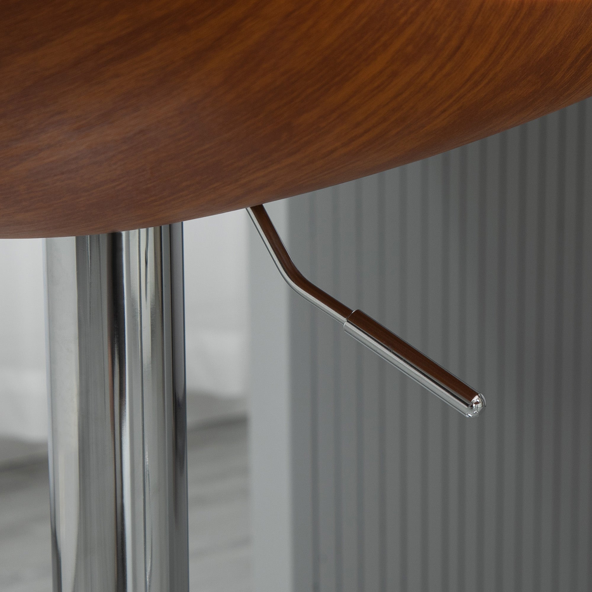 Set of 2 Contemporary Design Bar Stools Adjustable Seat Height 64-85 cm Swivel 360° Synthetic Cover Cream Imitation Wood