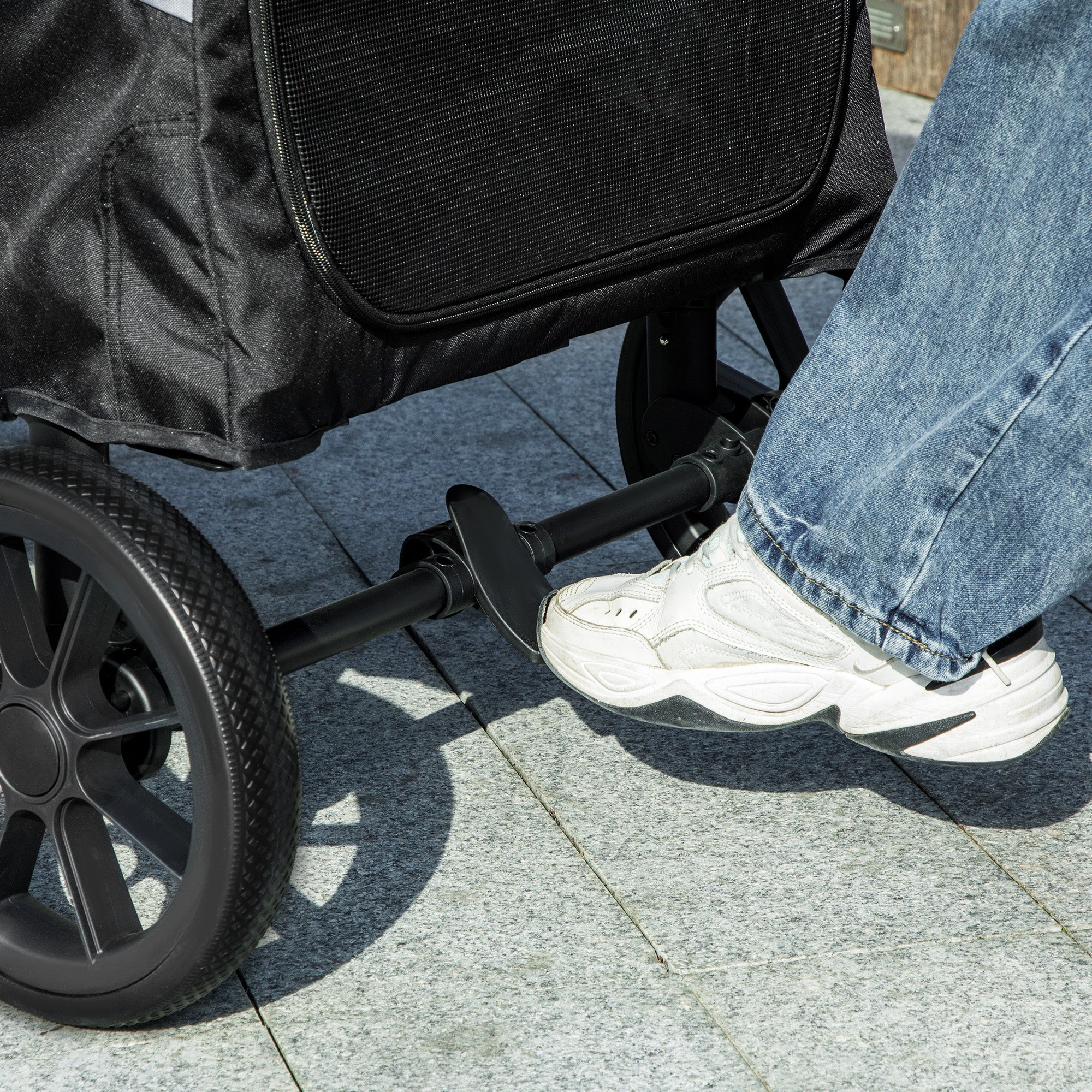 Dog Buggy Foldable Pet Stroller for Large Dogs & Cats up to 30 kg Cat Stroller with Cushion Mesh Windows Doors Storage Bag Cat Carriage with Safety Leashes, Brakes, Gray