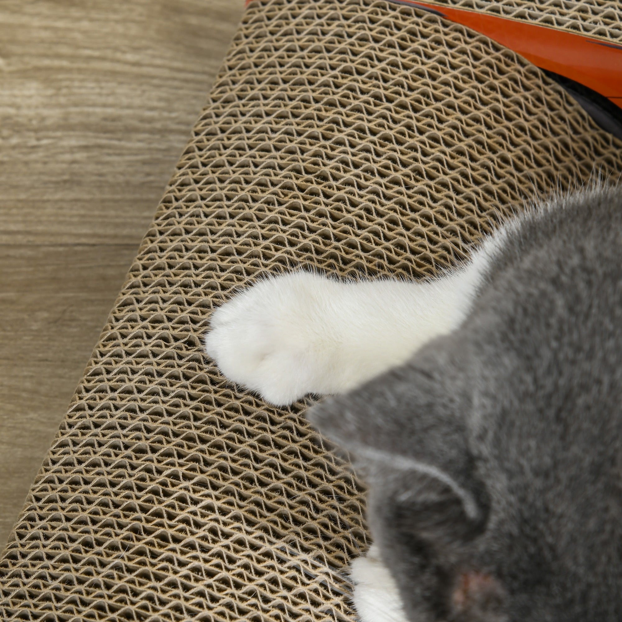 Car Shaped Cat Scratching Post with Catnip, Corrugated Cardboard Cat Scratchboard, 50x30x12.5 cm, Red