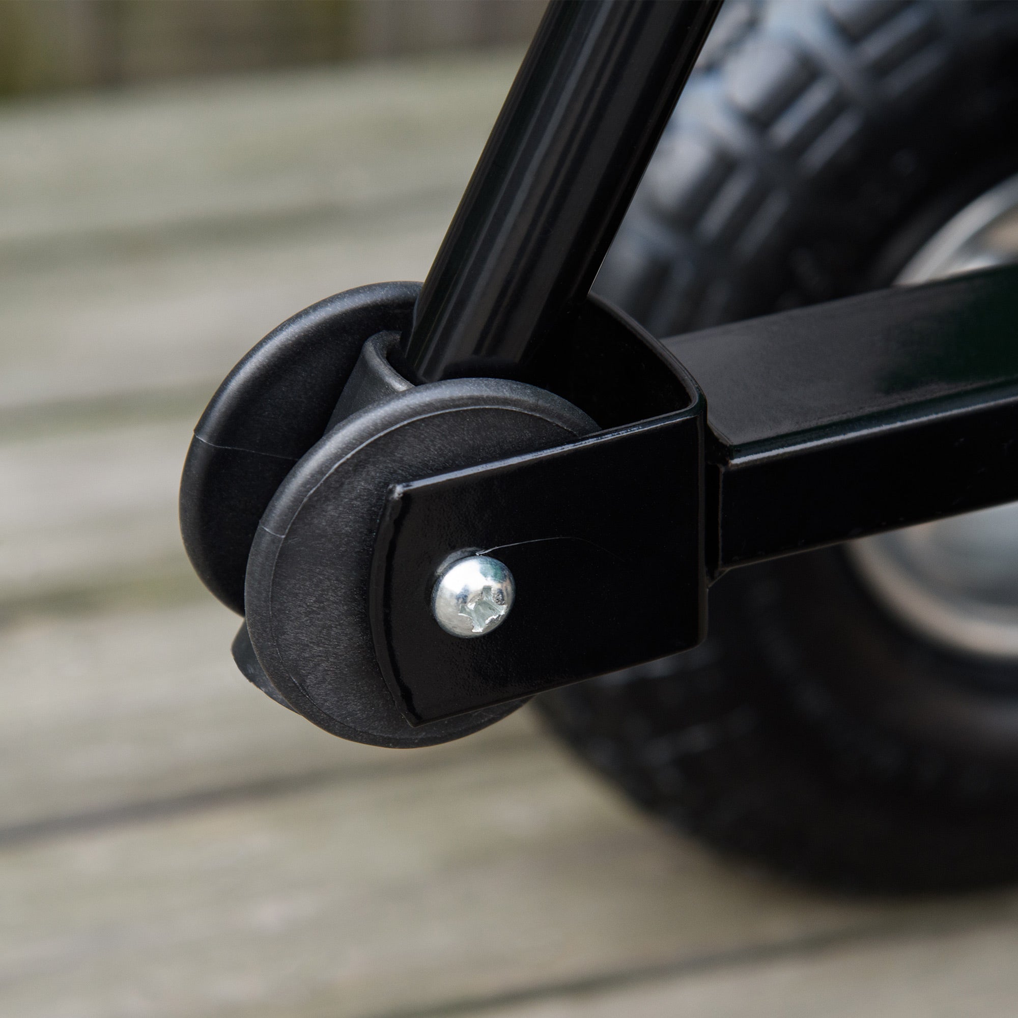 Garden Cart with Steel Frame and Pneumatic Tires, Soft Grip Handle, 250kg Capacity, 108x52x100cm, Green