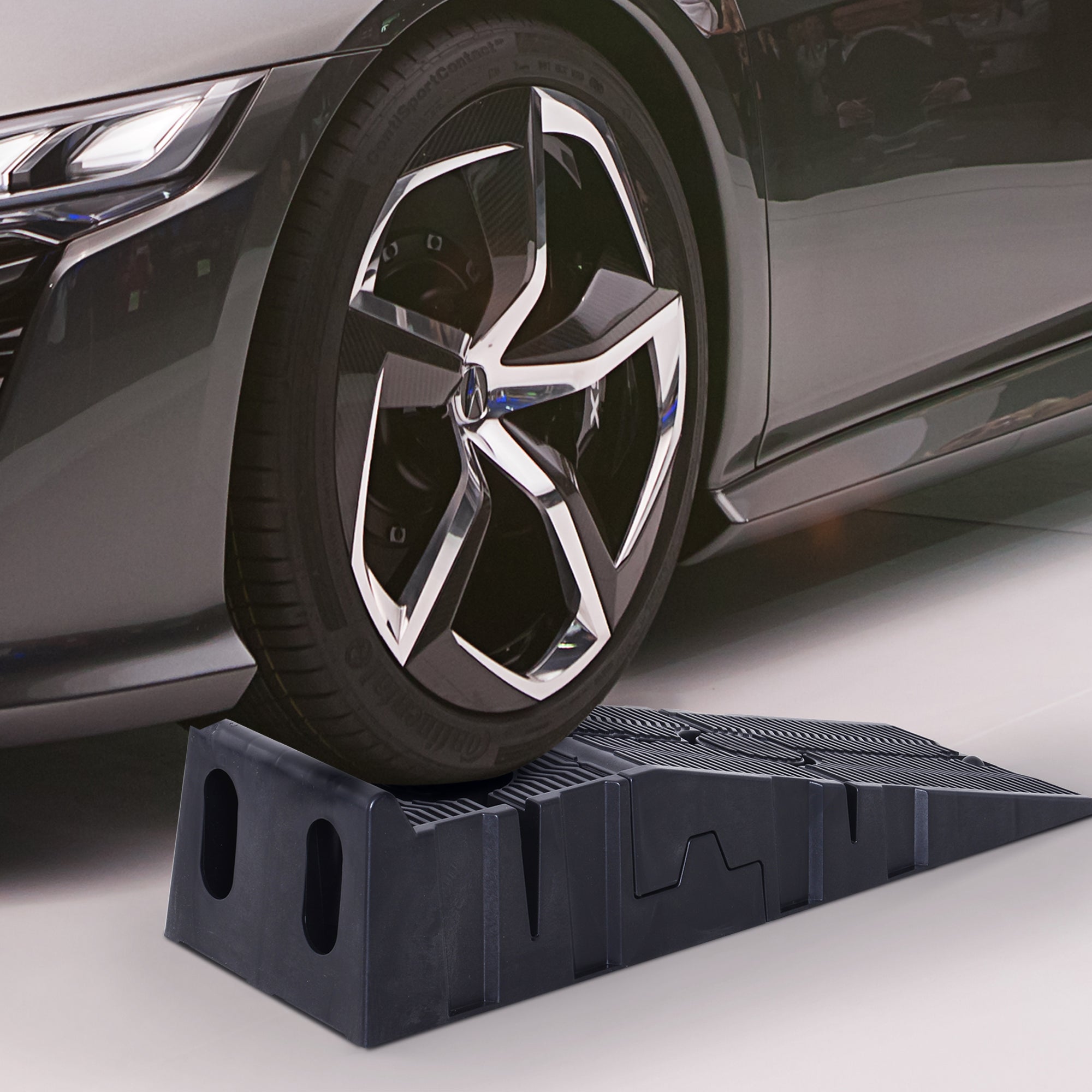 Plastic Loading Ramps for Cars, Access Ramps, 2 Pieces, 2.5 Ton Capacity, 91 x 30 x 21 cm, Black