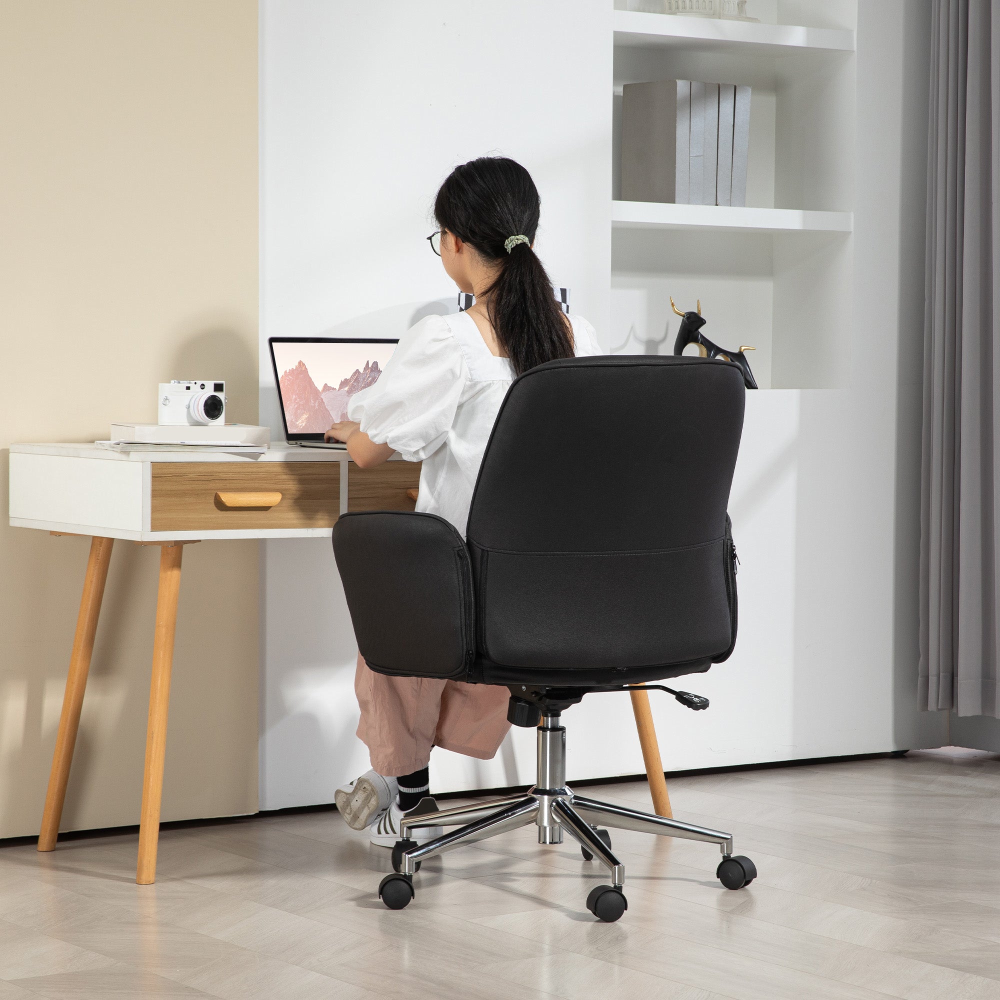 Office Chair with Tilt Function Desk Chair Adjustable Swivel Chair Ergonomic Work Chair Modern Load Capacity up to 120 kg Microfiber Black 67 x 69 x 92-102 cm