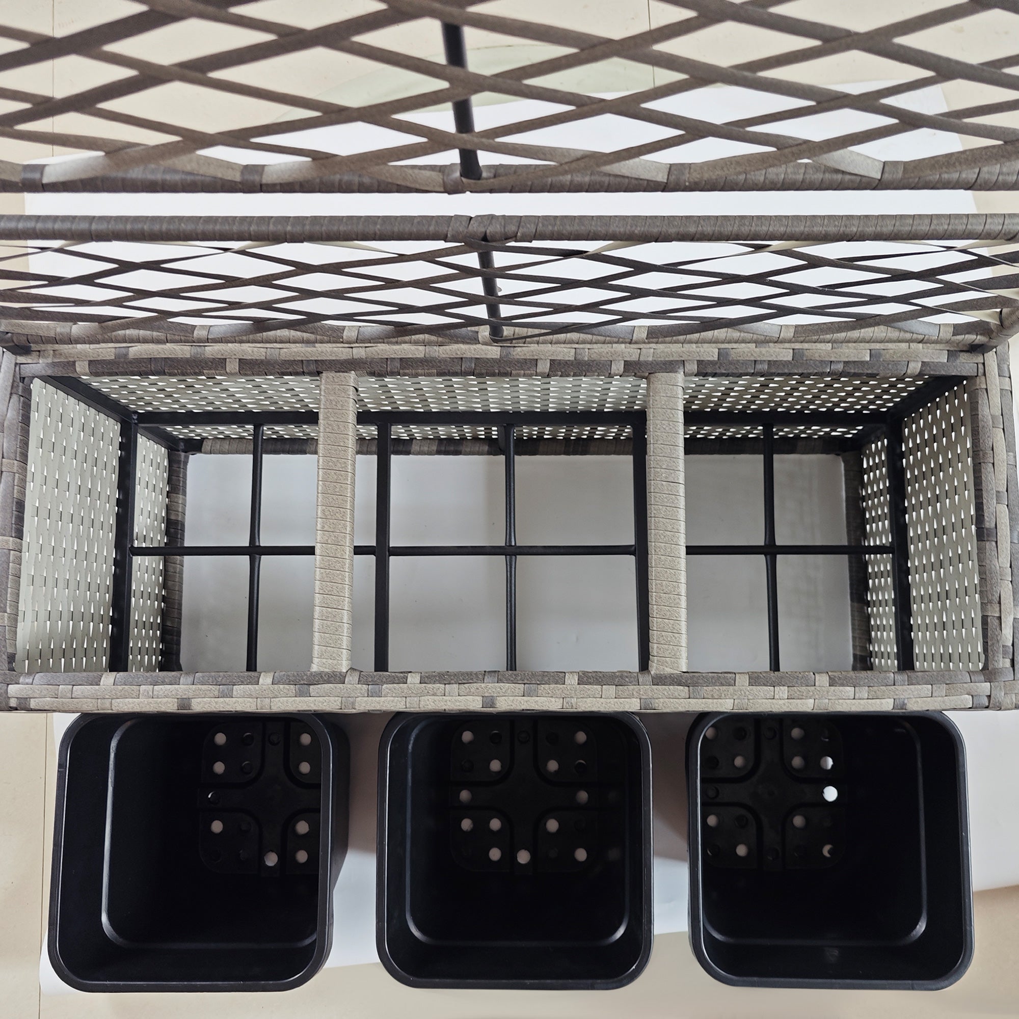 Planter with Trellis for Climbing Plants, Raised Flower Bed with 3 Internal Pots, Steel and PE Rattan Structure, 84x30x107cm, Gray